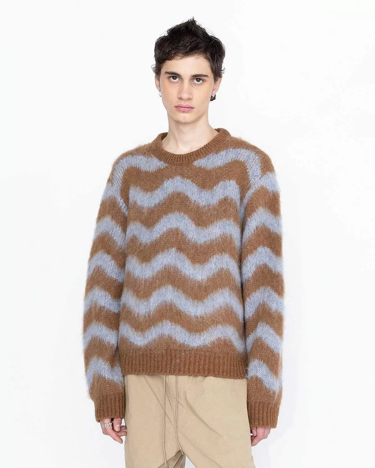 alpaca_fuzzy_wave_sweater_lyseblabrun_3.webp Strik>Highsnobiety HS05 Alpaca Fuzzy Wave Sweater Lysebla/Brun
