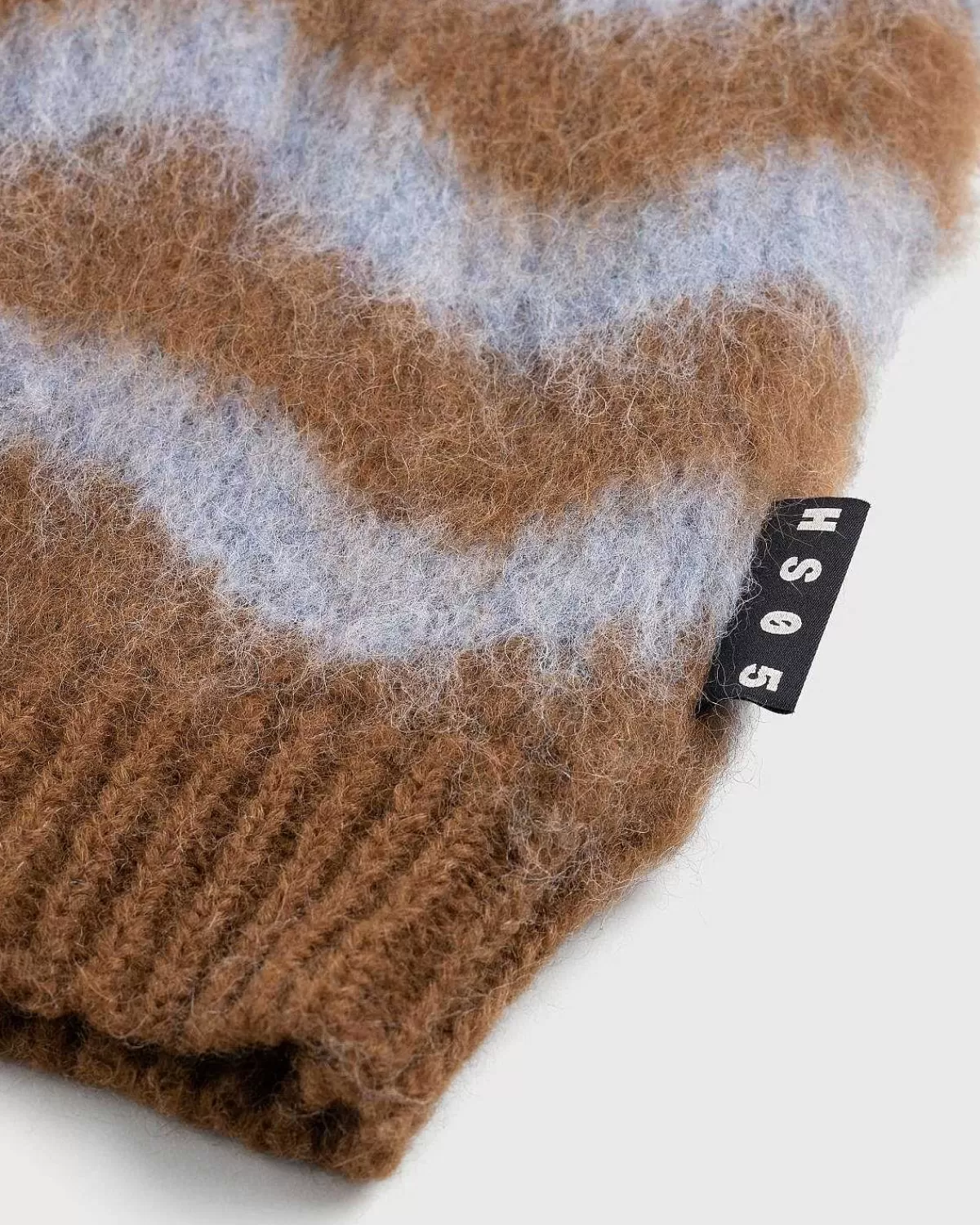 alpaca_fuzzy_wave_sweater_lyseblabrun_7.webp Strik>Highsnobiety HS05 Alpaca Fuzzy Wave Sweater Lysebla/Brun
