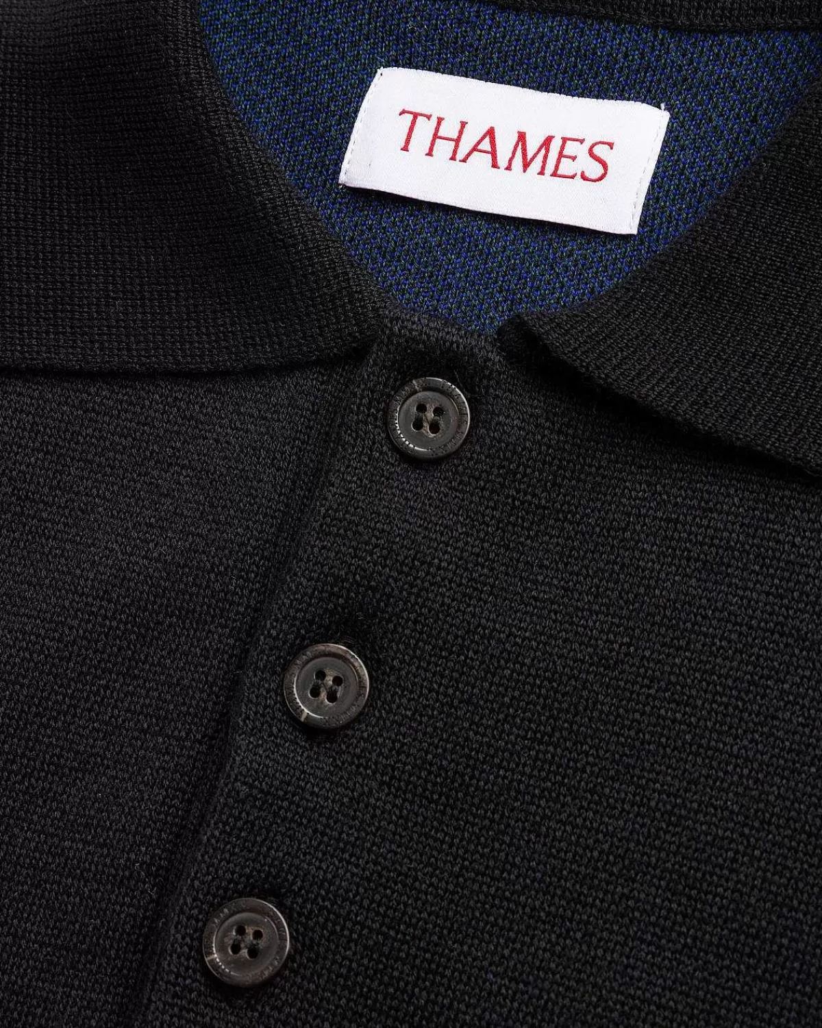 ana_nuva_polo_sort_7.webp Strik>THAMES MMXX. Ana Nuva Polo Sort