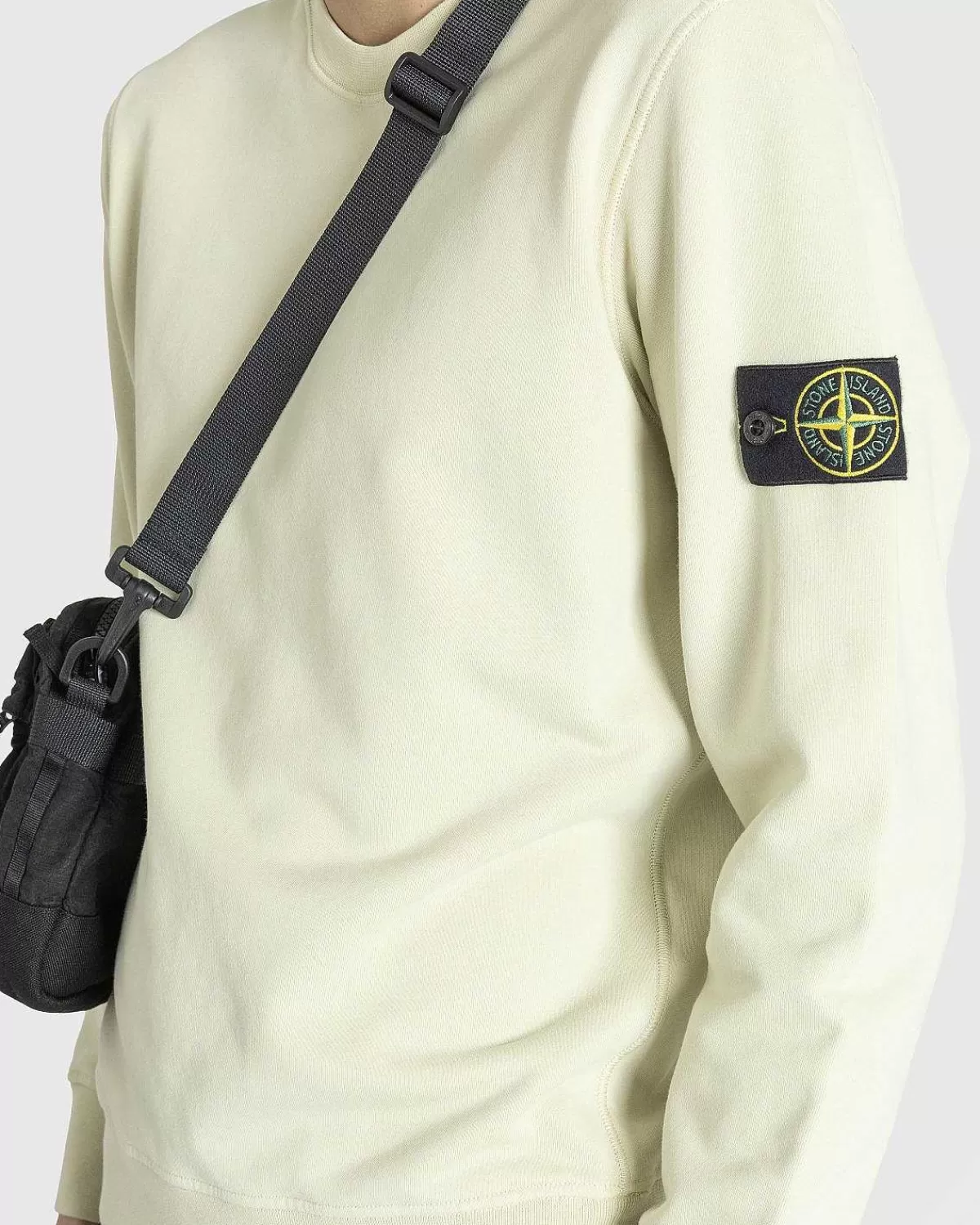 beklaedningsfarvet_sweatshirt_med_rund_hals_naturbeige_5.webp Sveder>Stone Island Beklaedningsfarvet Sweatshirt Med Rund Hals, Naturbeige