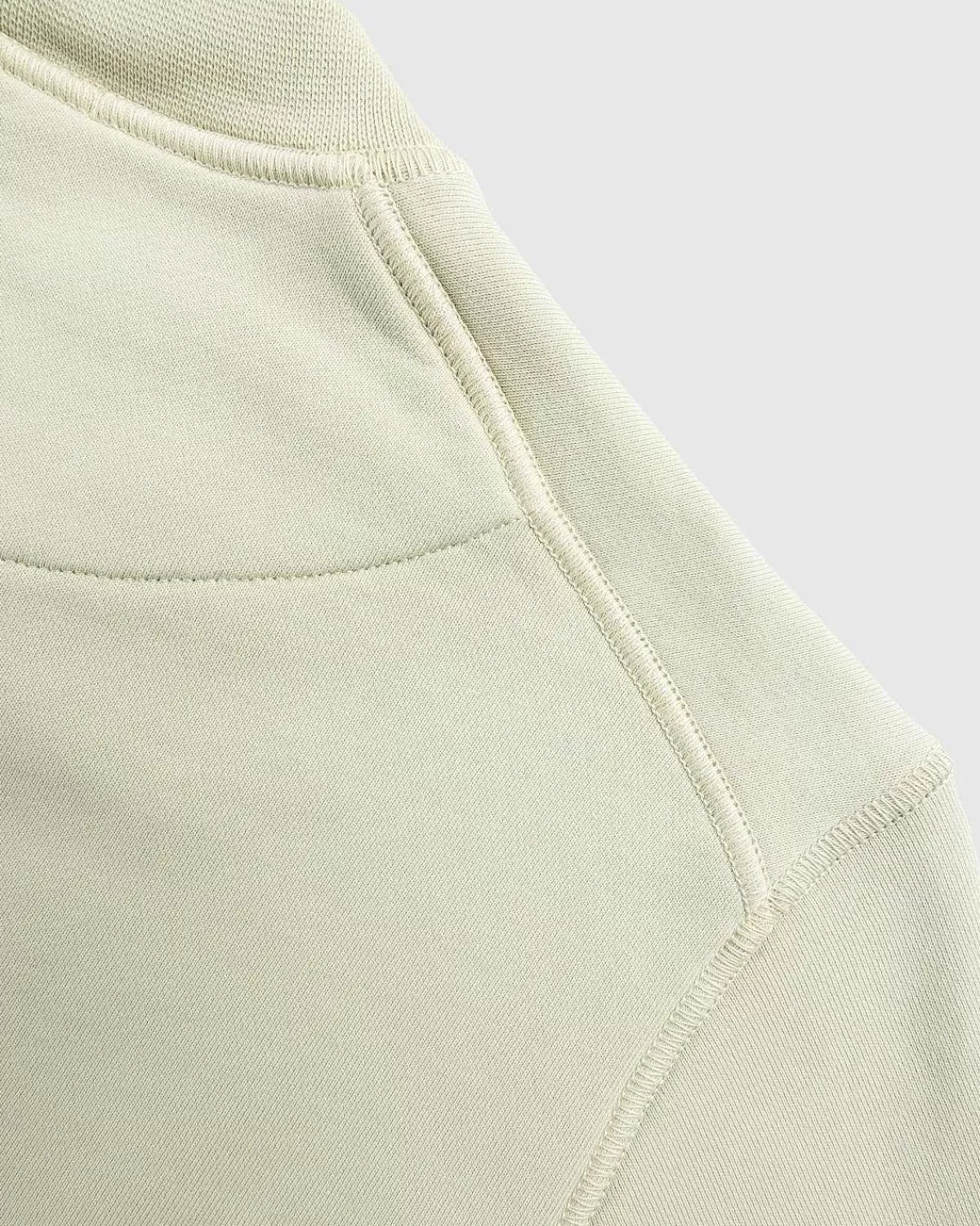 beklaedningsfarvet_sweatshirt_med_rund_hals_naturbeige_7.webp Sveder>Stone Island Beklaedningsfarvet Sweatshirt Med Rund Hals, Naturbeige