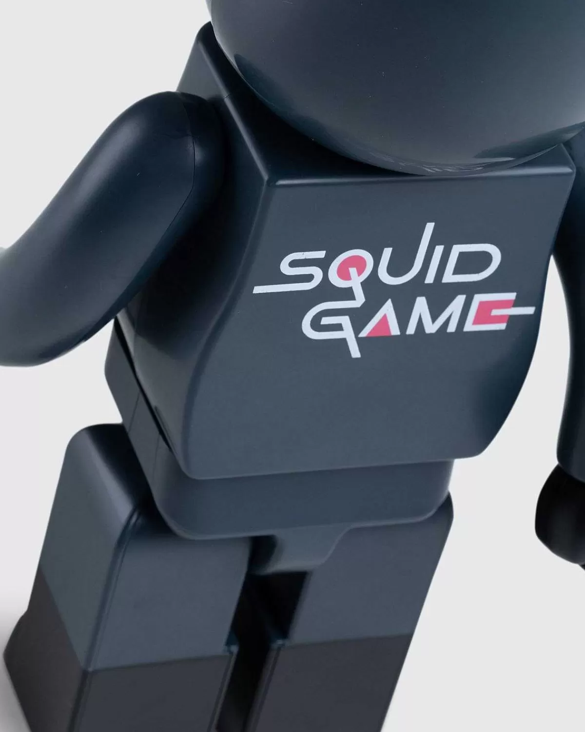 berbrick_squid_game_frontman_1000_multi_5.webp Samlerobjekter>Medicom Be@Rbrick Squid Game Frontman 1000% Multi