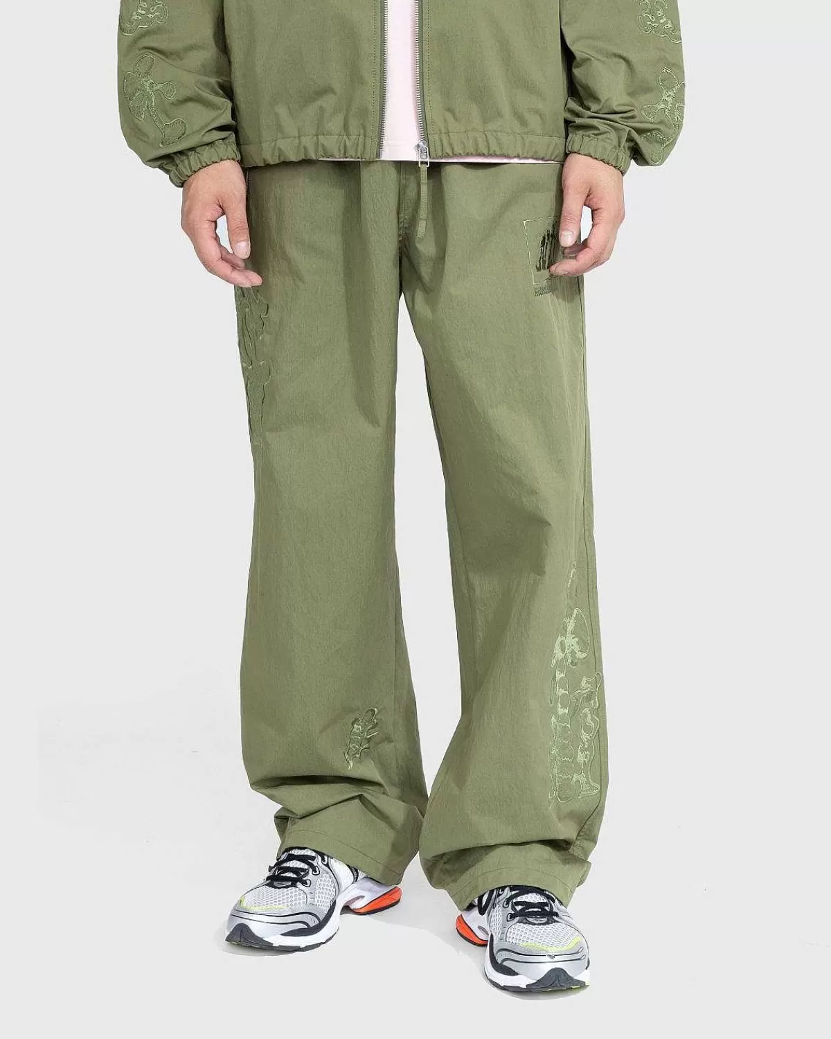 borstet_nylon_trackpants_gron_3.webp Bukser>NTS Borstet Nylon Trackpa Gron