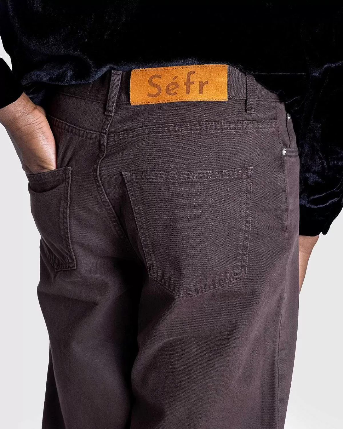 bred_udskarne_jeans_vasket_brun_5.webp Bukser>Séfr Bred Udskarne Jeans, Vasket Brun