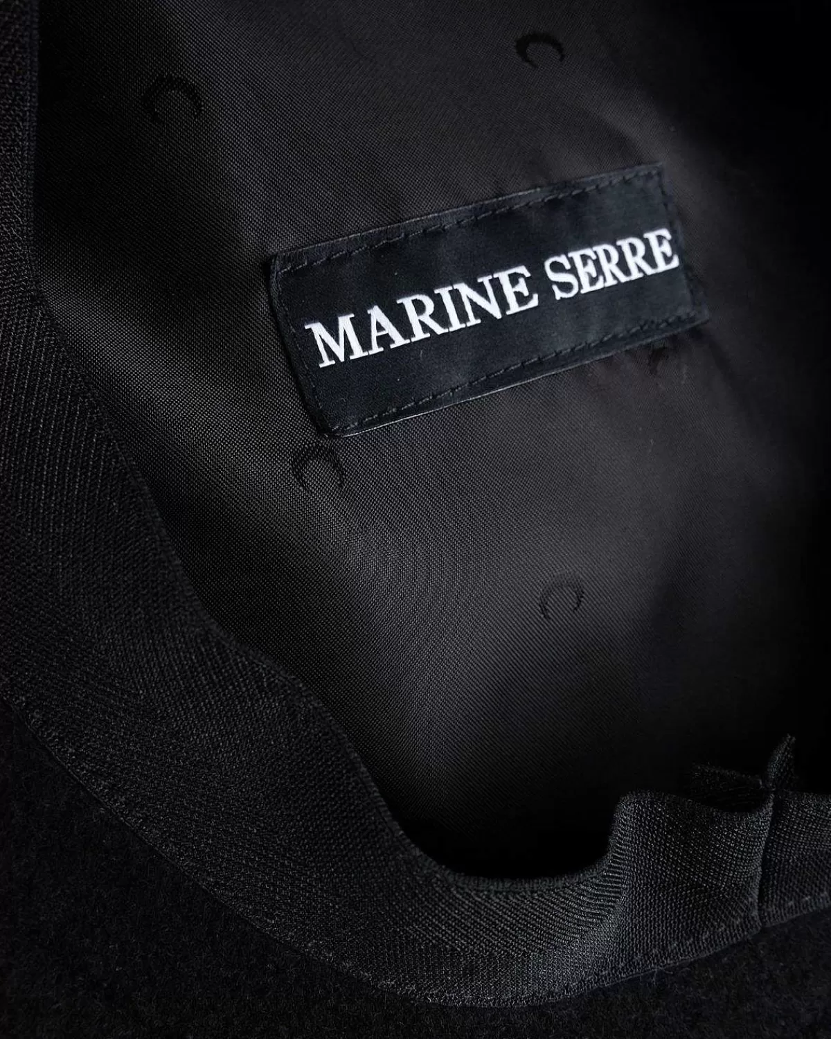 broderet_fransk_baret_sort_4.webp Hatte>Marine Serre Broderet Fransk Baret Sort