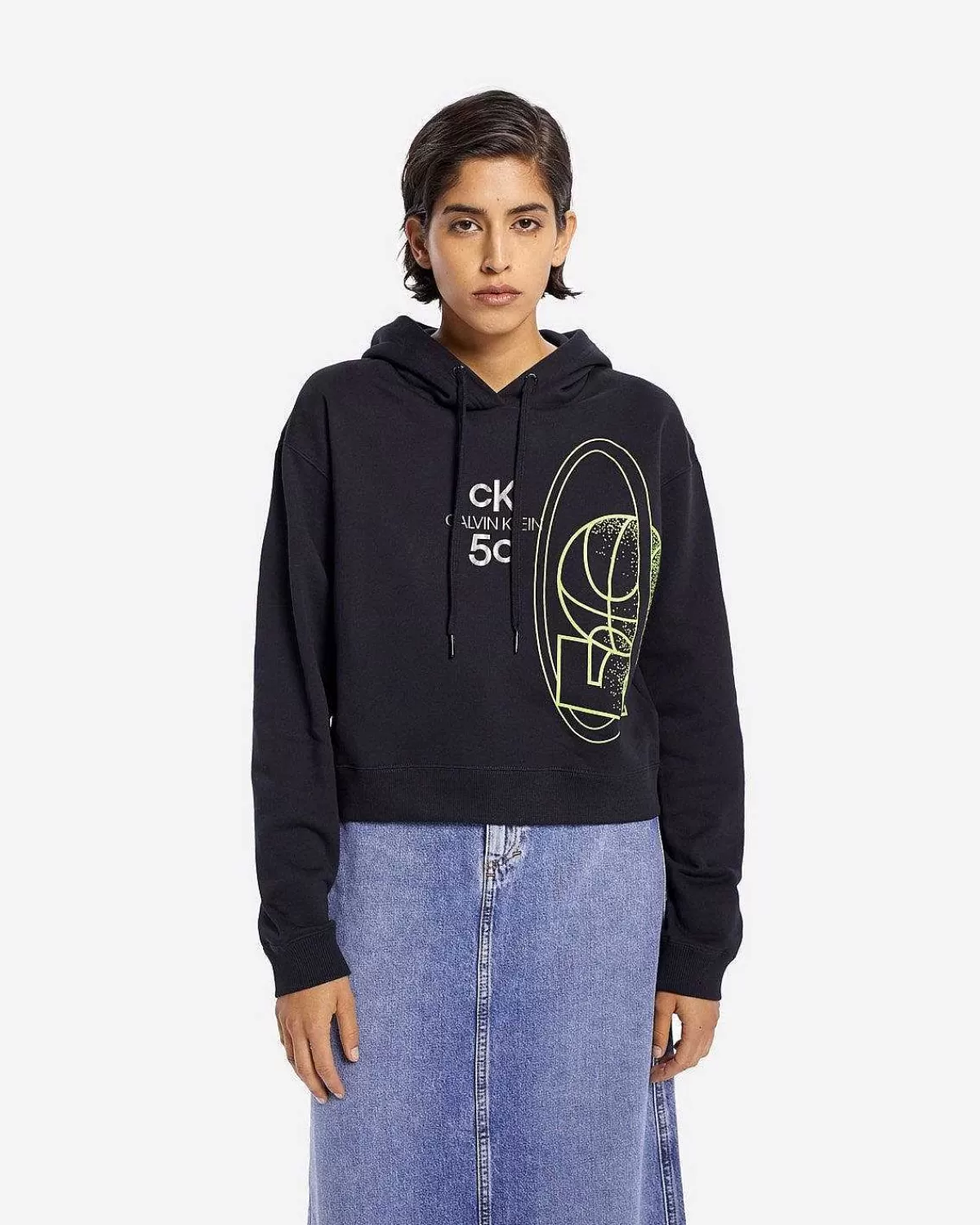 ck50_cropped_haettetroje_til_kvinder_5.webp Sveder>Calvin Klein Ck50 Cropped Haettetroje Til Kvinder