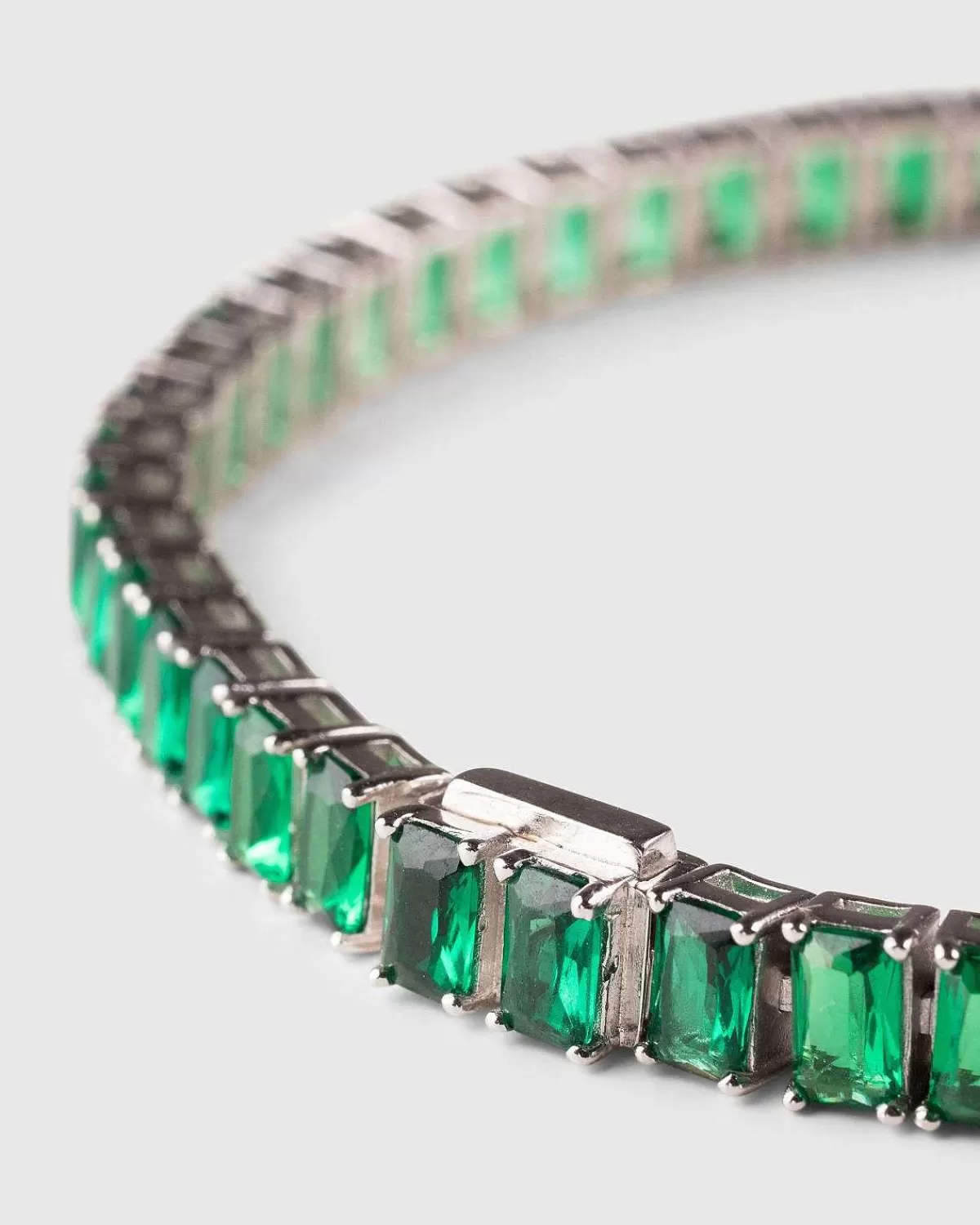 emerald_cut_tennis_armband_solvsmaragd_3.webp Smykker>Hatton Labs Emerald Cut Tennis Armband Solv/Smaragd