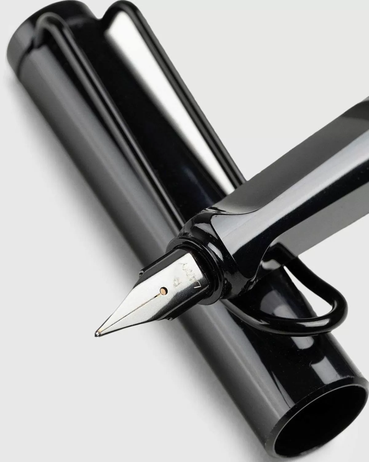 fyldepen_sort_4.webp Stationær>LAMY Fyldepen Sort