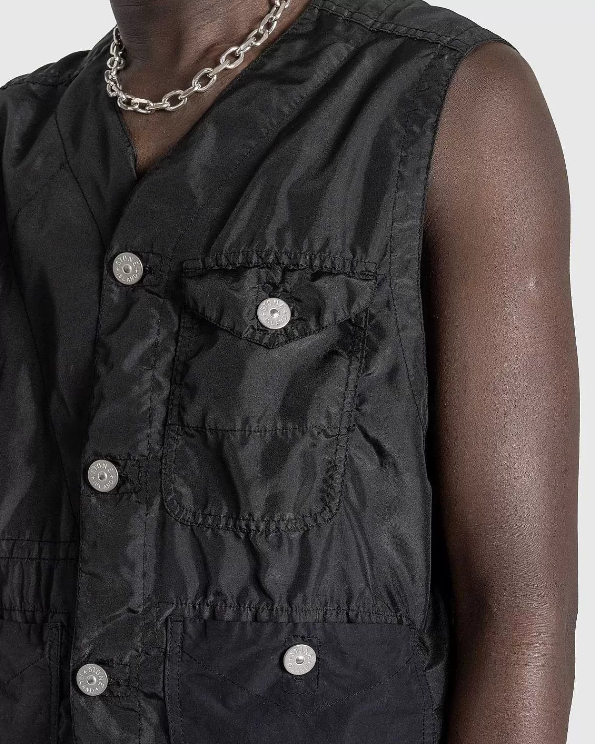 garmentdyed_vest_sort_3.webp Overtøj>Stone Island Garment-Dyed Vest Sort