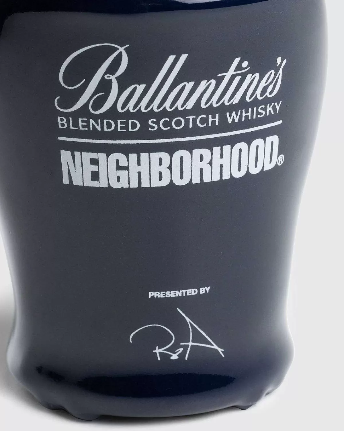 karaf_bla_3.webp Hjem>Ballantine's Karaf Bla