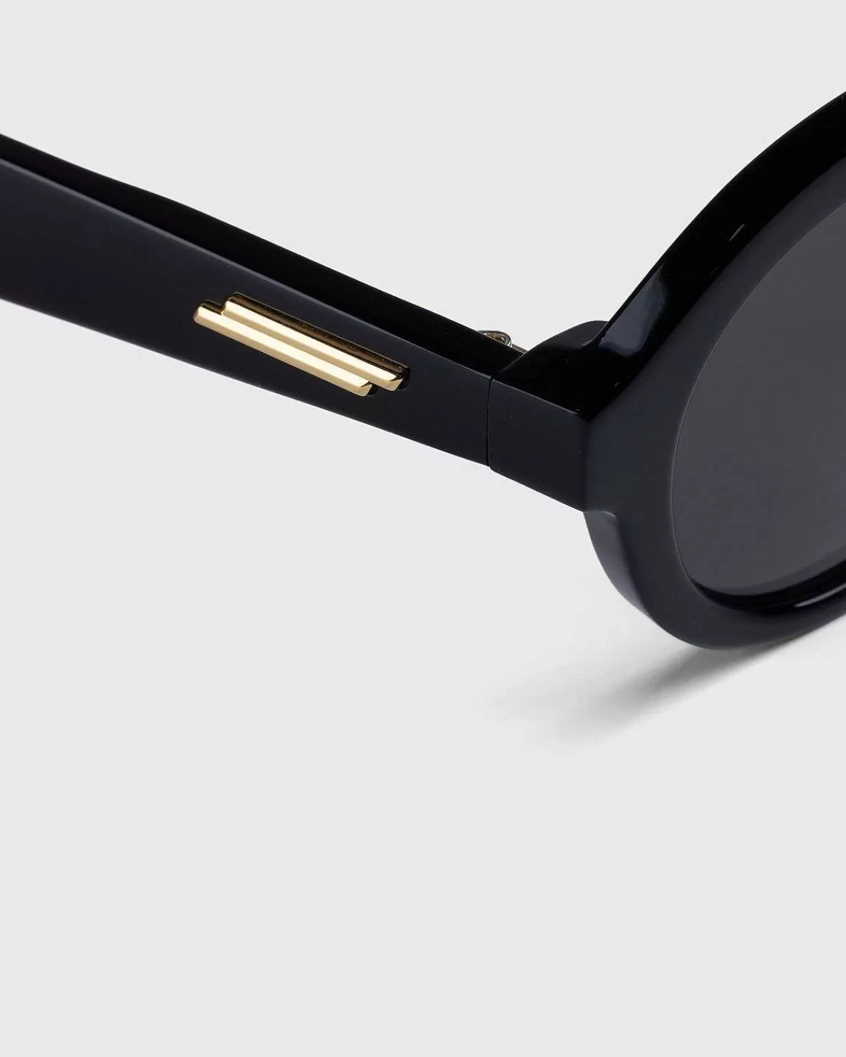 klassiske_aviator_solbriller_sortgra_3.webp Solbriller>Bottega Veneta Klassiske Aviator Solbriller Sort/Gra