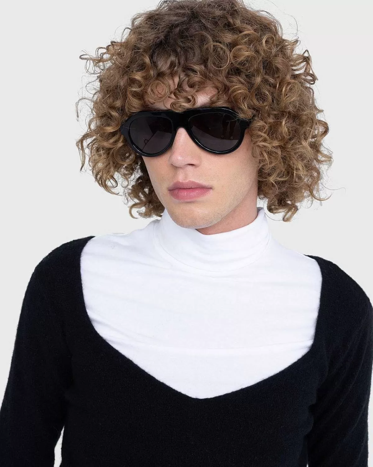 klassiske_aviator_solbriller_sortgra_4.webp Solbriller>Bottega Veneta Klassiske Aviator Solbriller Sort/Gra