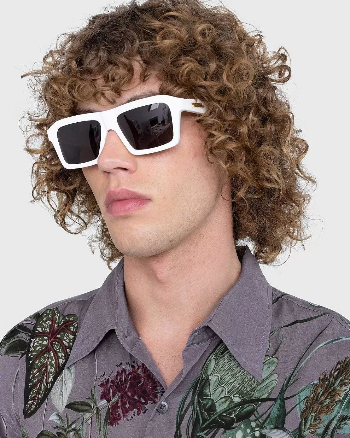 klassiske_firkantede_solbriller_hvidhvidgra_4.webp Solbriller>Bottega Veneta Klassiske Firkantede Solbriller Hvid/Hvid/Gra