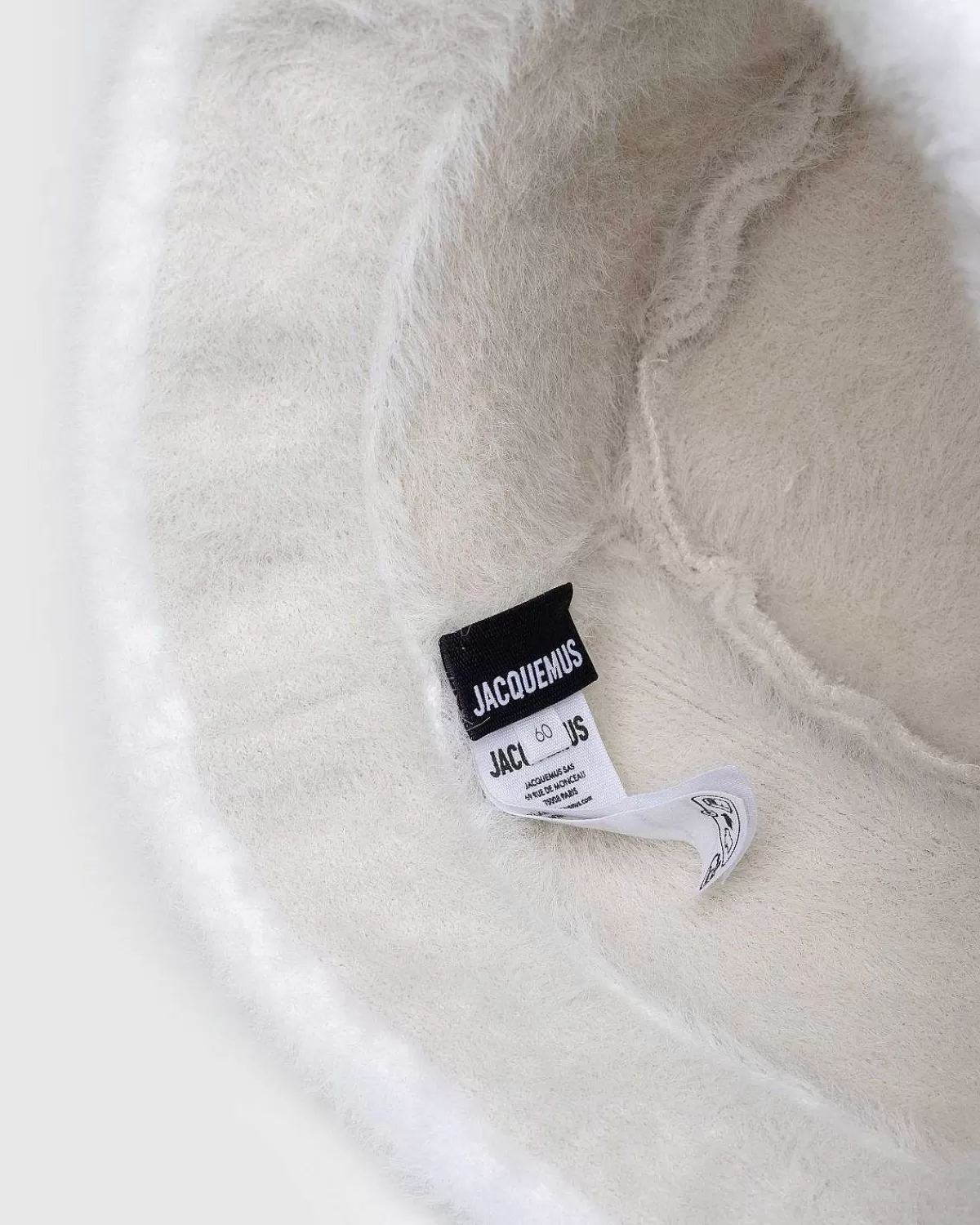le_bob_neve_offwhite_4.webp Hatte>JACQUEMUS Le Bob Neve Off-White