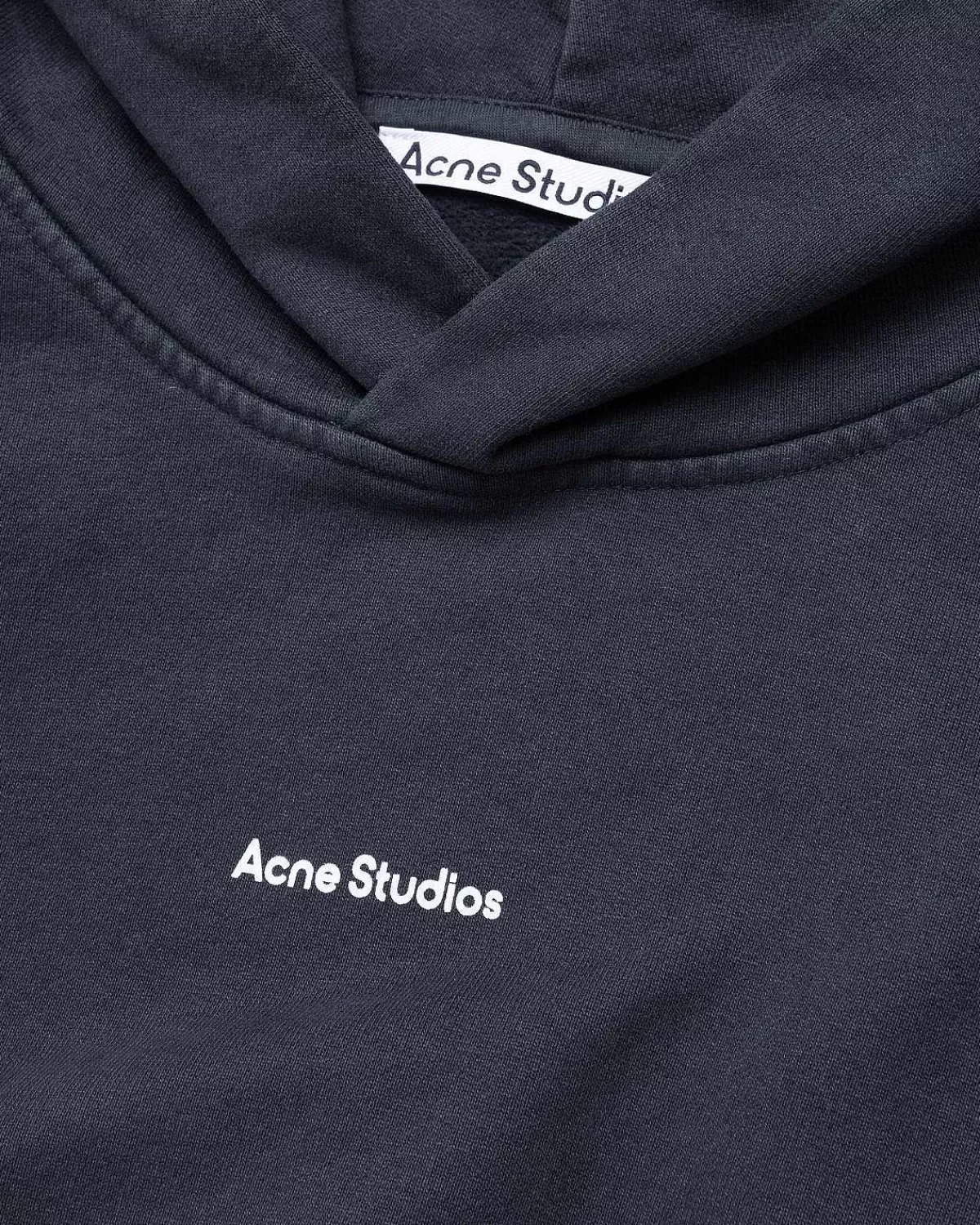 logo_haettetroje_sort_6.webp Sveder>Acne Studios Logo Haettetroje Sort