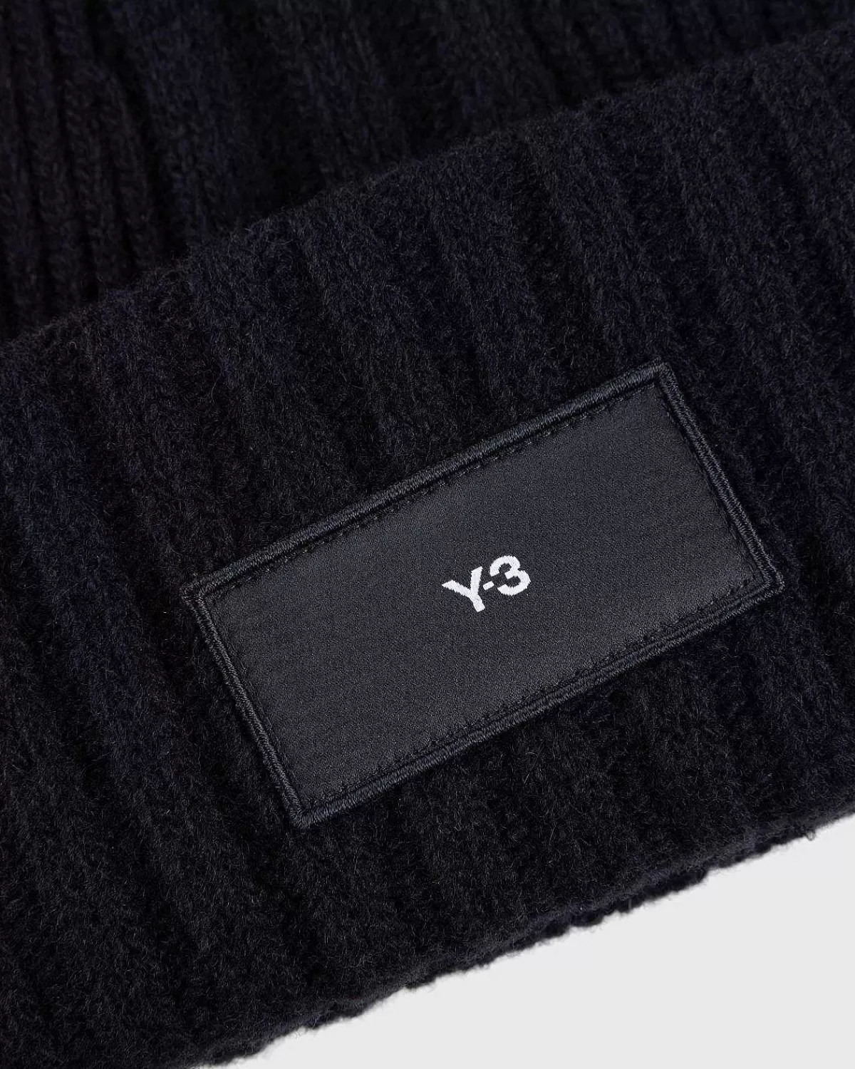 logo_patch_beanie_sort_4.webp Vinter Tilbehør>Y-3 Logo Patch Beanie Sort