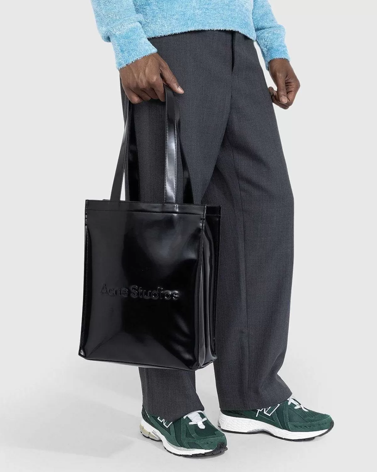 logo_skulder_mulepose_sort_5.webp Tasker>Acne Studios Logo Skulder Mulepose Sort