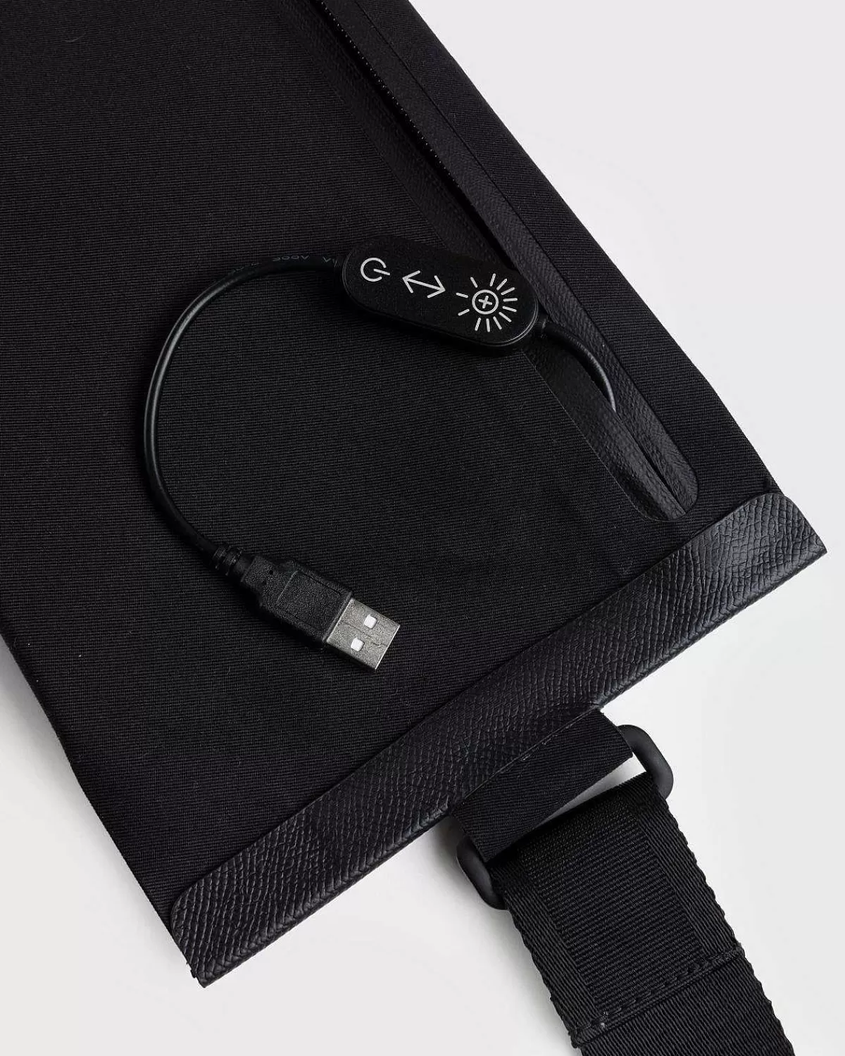 mackintosh_crossbody_tech_bag_sort_4.webp Tasker>Maison Margiela Mackintosh Crossbody Tech Bag Sort