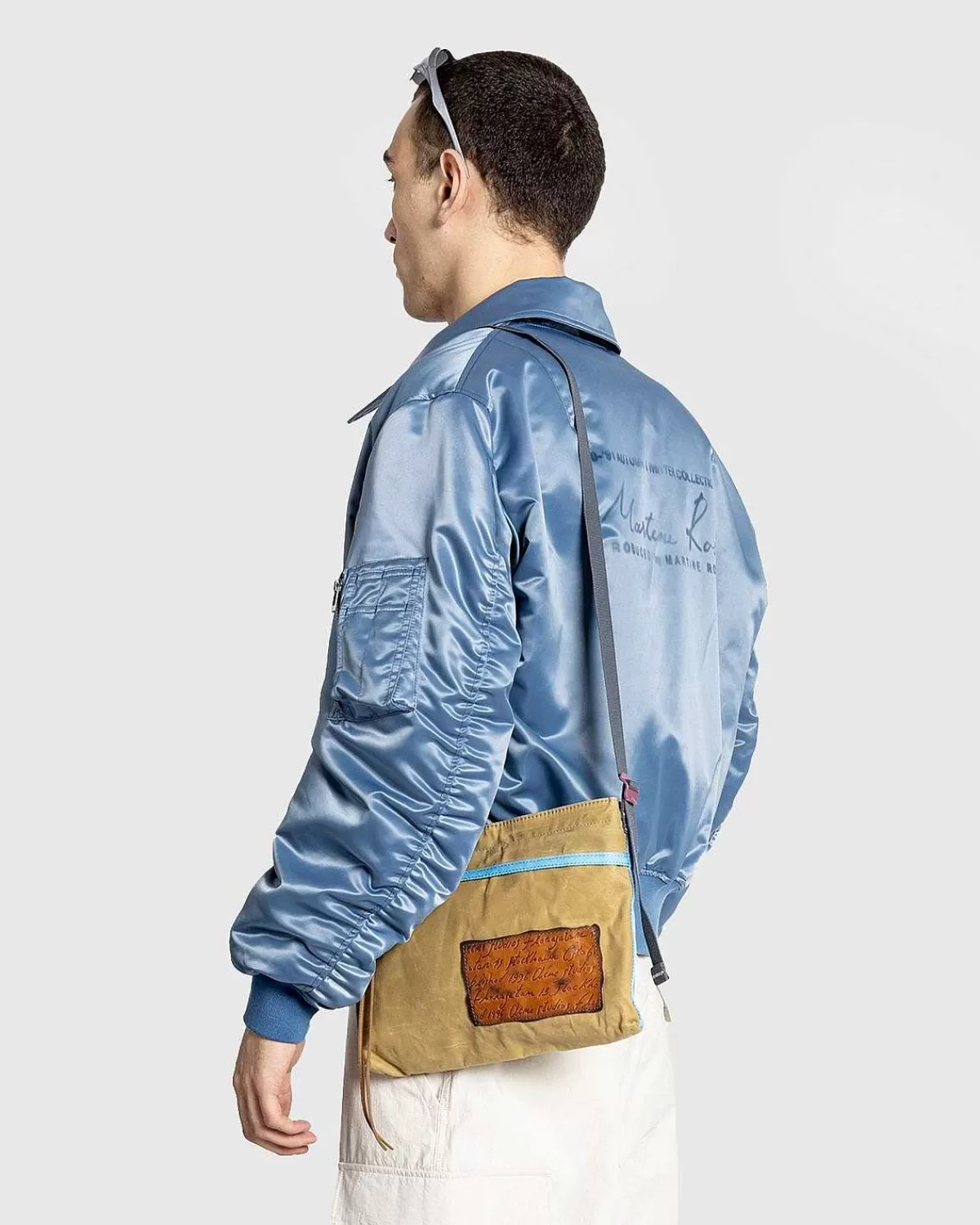 mini_messenger_bag_beigebla_3.webp Tasker>Acne Studios Mini Messenger Bag Beige/Bla