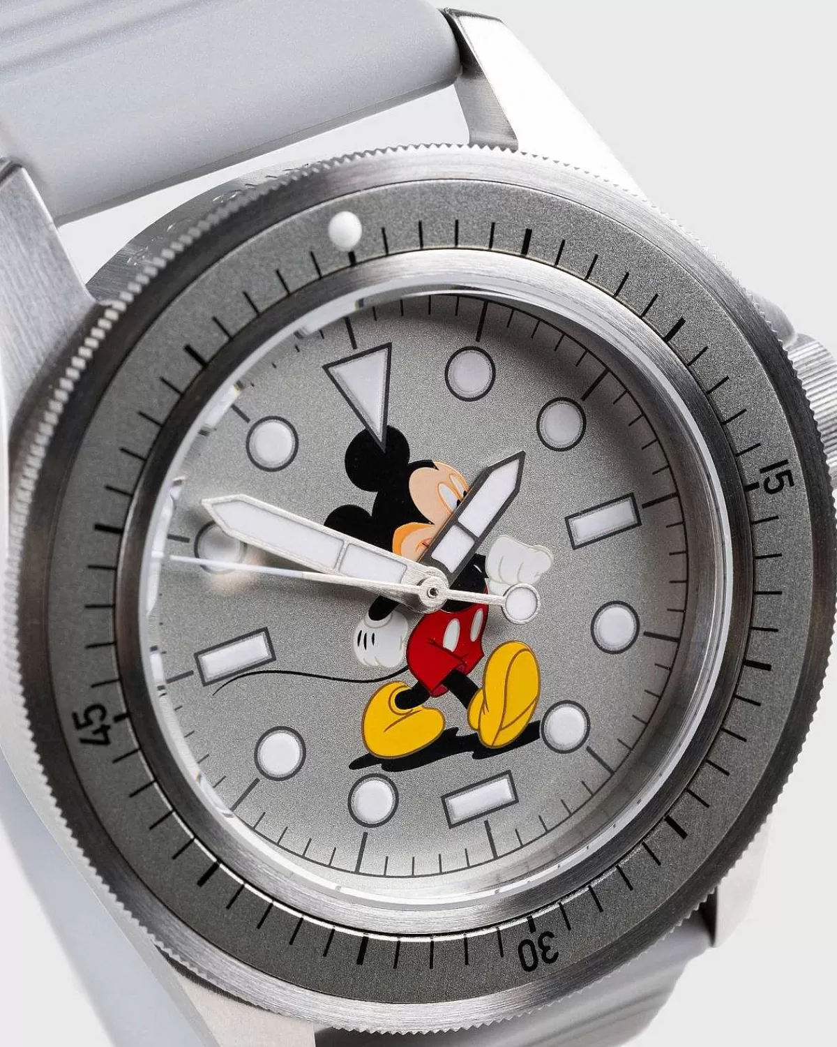 model_uno_u1shs2_2.webp Ure>Disney Model Uno U1S-Hs2