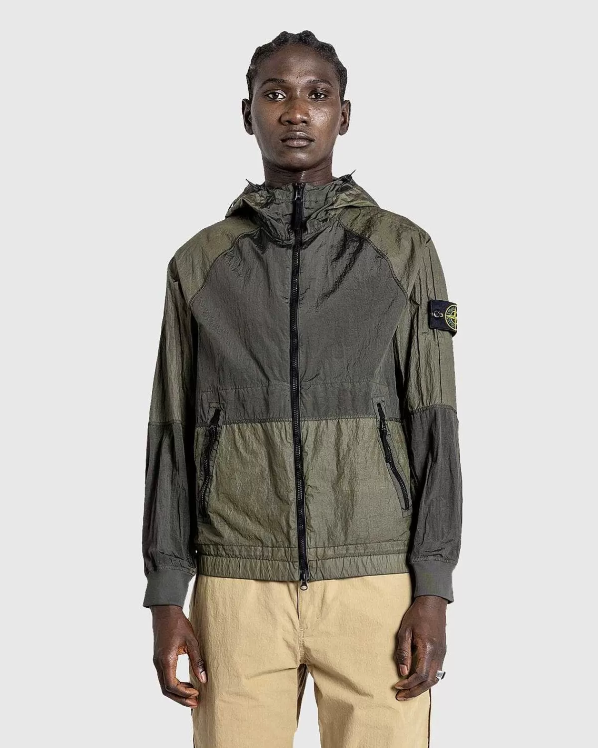 nylon_metal_haettejakke_musk_2.webp Overtøj>Stone Island Nylon Metal Haettejakke Musk