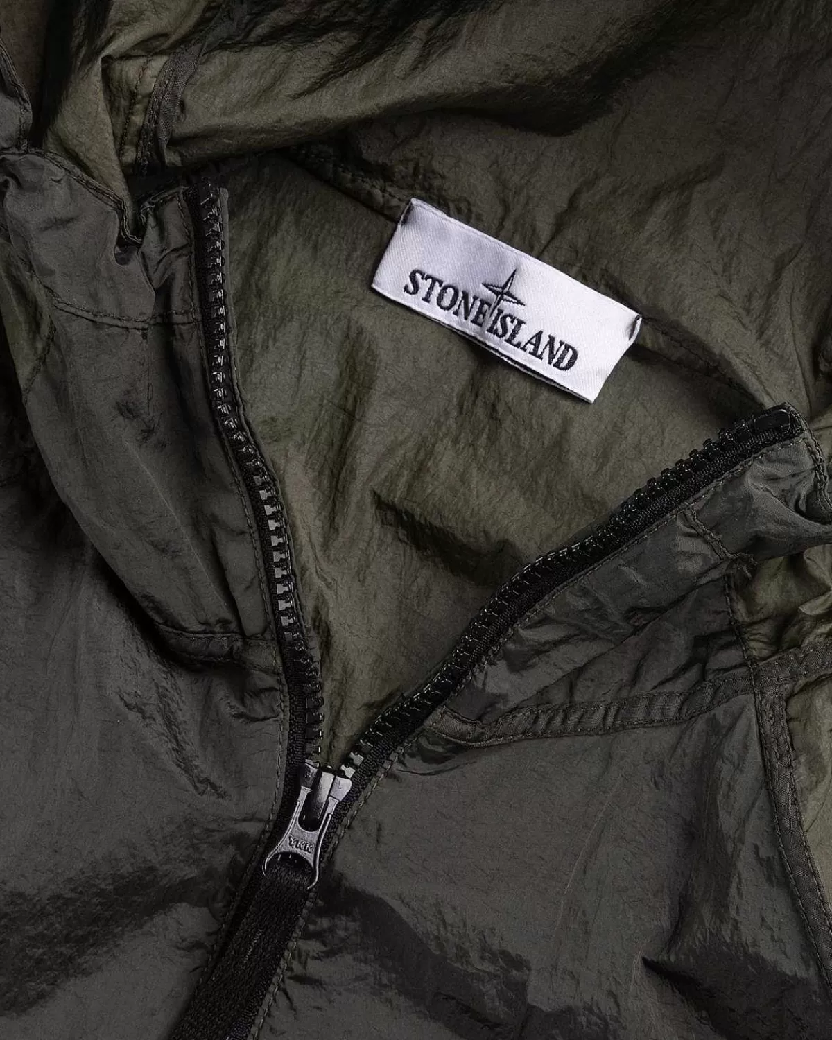 nylon_metal_haettejakke_musk_6.webp Overtøj>Stone Island Nylon Metal Haettejakke Musk