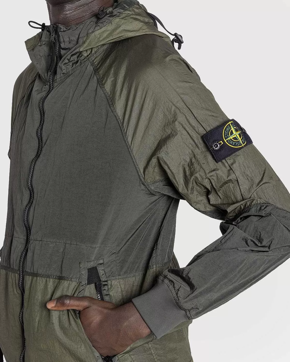 nylon_metal_haettejakke_musk_7.webp Overtøj>Stone Island Nylon Metal Haettejakke Musk