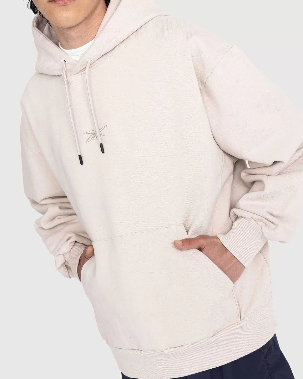 oversized_piped_haettetroje_sand_4.webp Sveder>Reebok Oversized Piped Haettetroje Sand