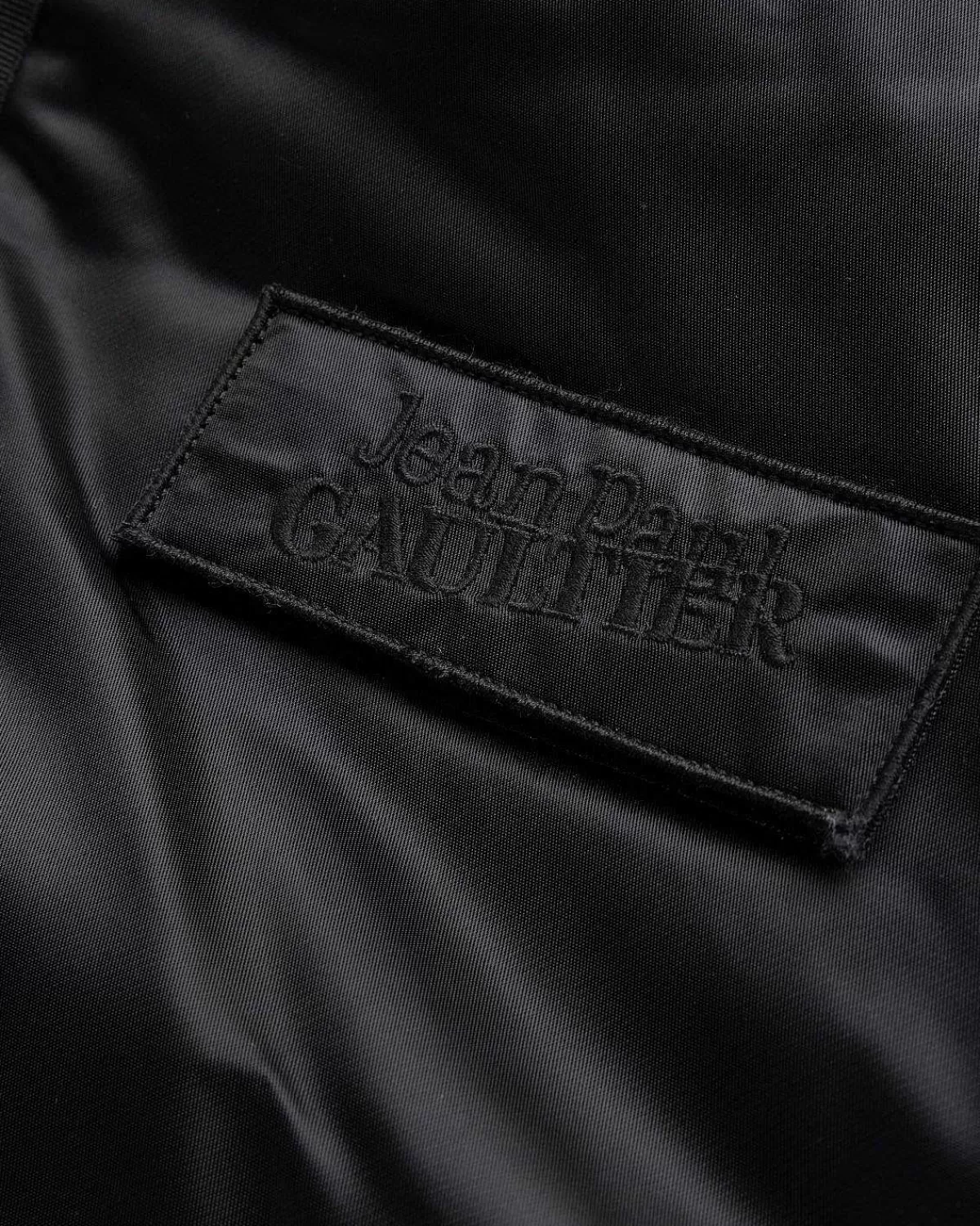 oversized_satin_bomberjakke_sortgra_6.webp Overtøj>Jean Paul Gaultier Oversized Satin Bomberjakke Sort/Gra