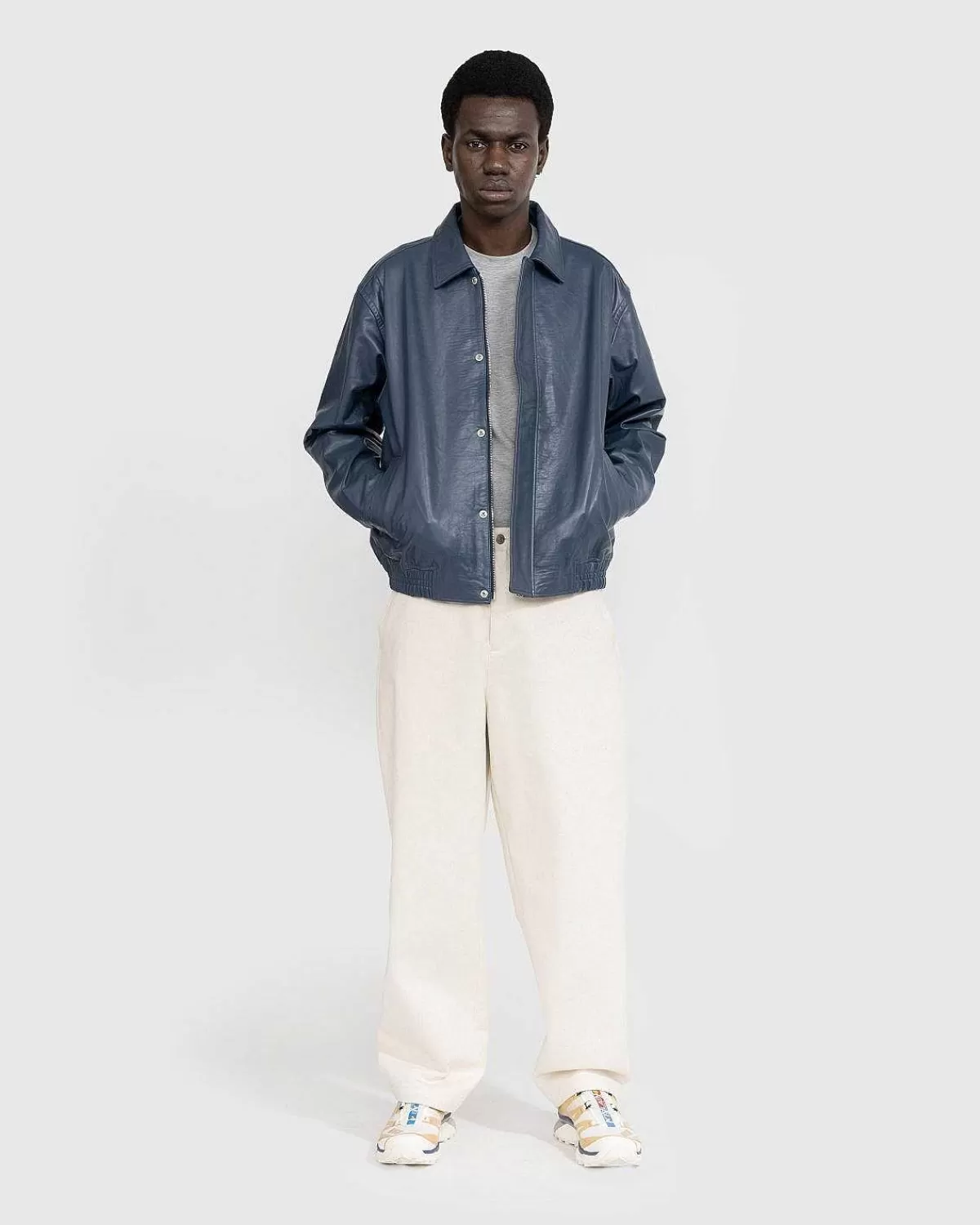 plisserede_bomuldsbukser_elfenben_6.webp Bukser>Highsnobiety HS05 Plisserede Bomuldsbukser Elfenben