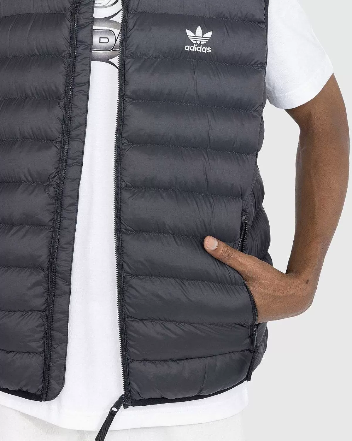 polstret_vest_sorthvid_4.webp Overtøj>Adidas Polstret Vest Sort/Hvid