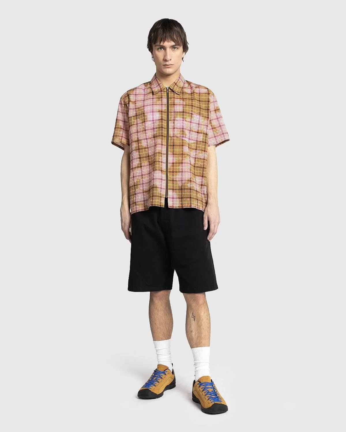 rainer_short_blackgarment_dyed_3.webp Shorts>Carhartt WIP Rainer Short Black/Garment Dyed