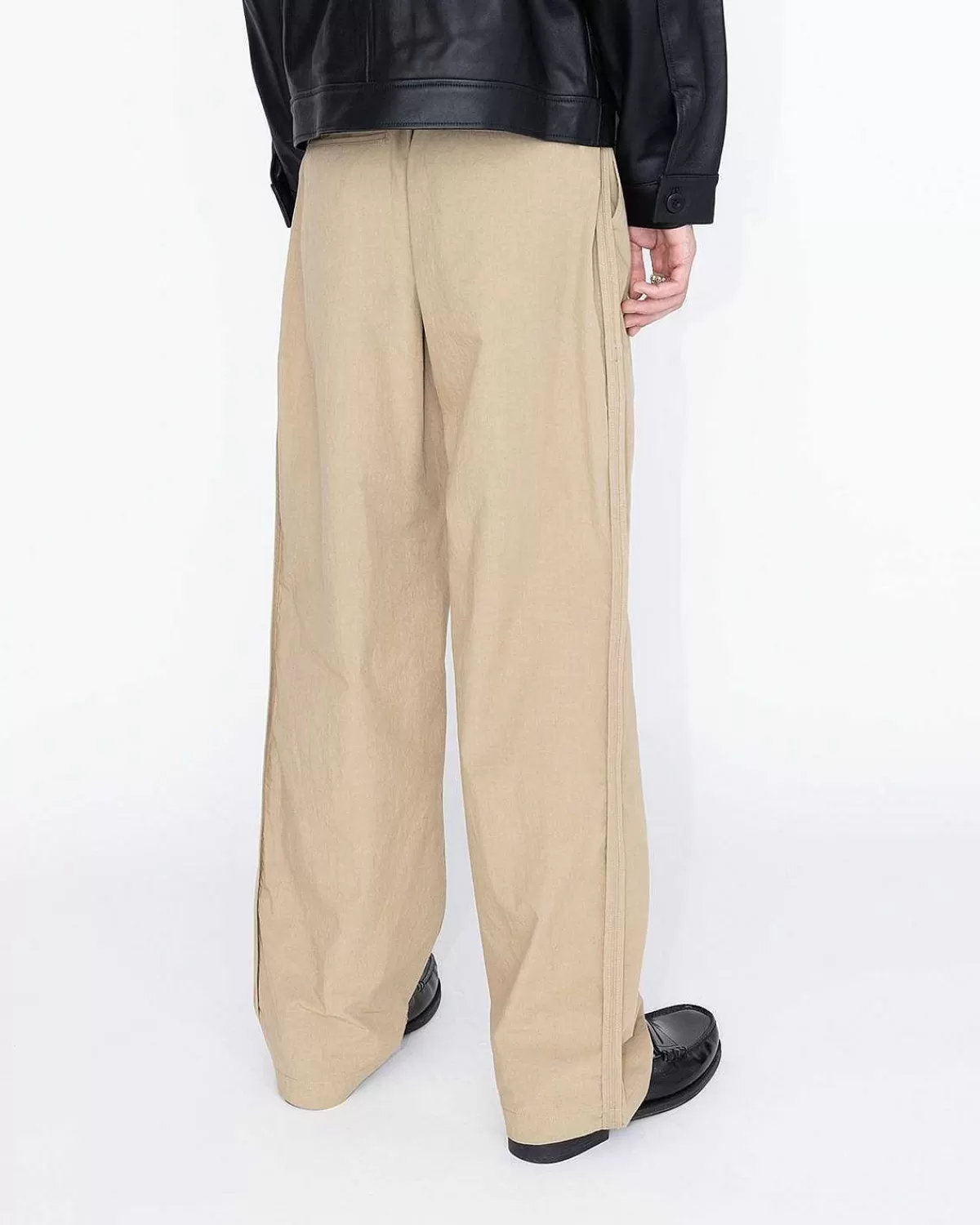 reverse_piping_elastisk_buks_beige_4.webp Bukser>Highsnobiety HS05 Reverse Piping Elastisk Buks Beige