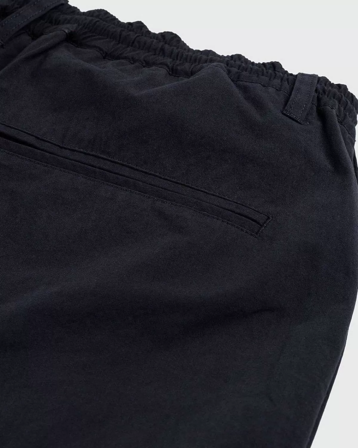 reverse_piping_elastisk_buks_sort_7.webp Bukser>Highsnobiety HS05 Reverse Piping Elastisk Buks Sort