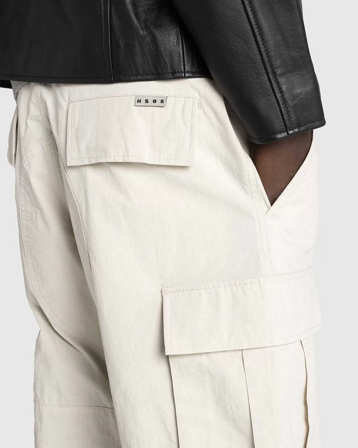 ripstop_cargo_pants_beige_7.webp Bukser>Highsnobiety HS05 Ripstop Cargo Pants Beige