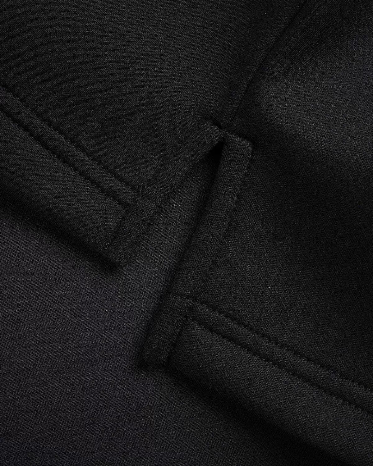 scuba_polo_sort_med_kvart_lynlas_7.webp T-Shirts>Trussardi Scuba Polo Sort Med Kvart Lynlas