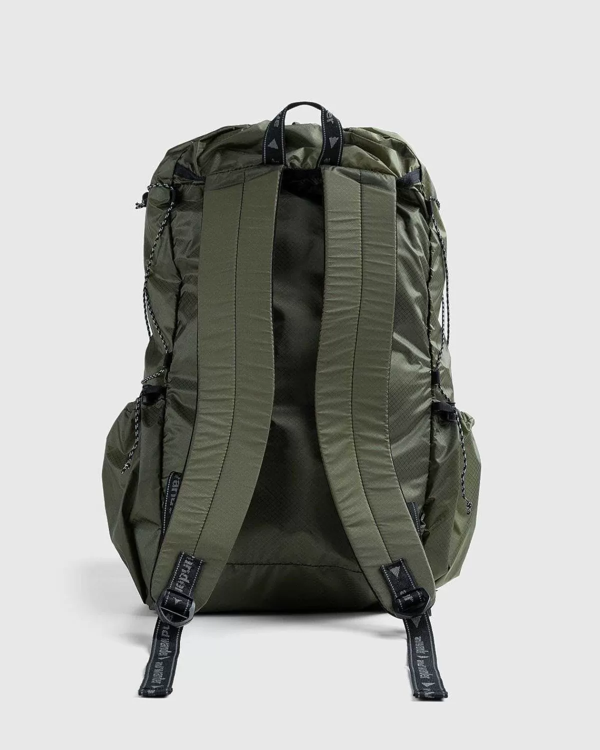 sil_daypack_khaki_2.webp Tasker>And Wander Sil Daypack Khaki