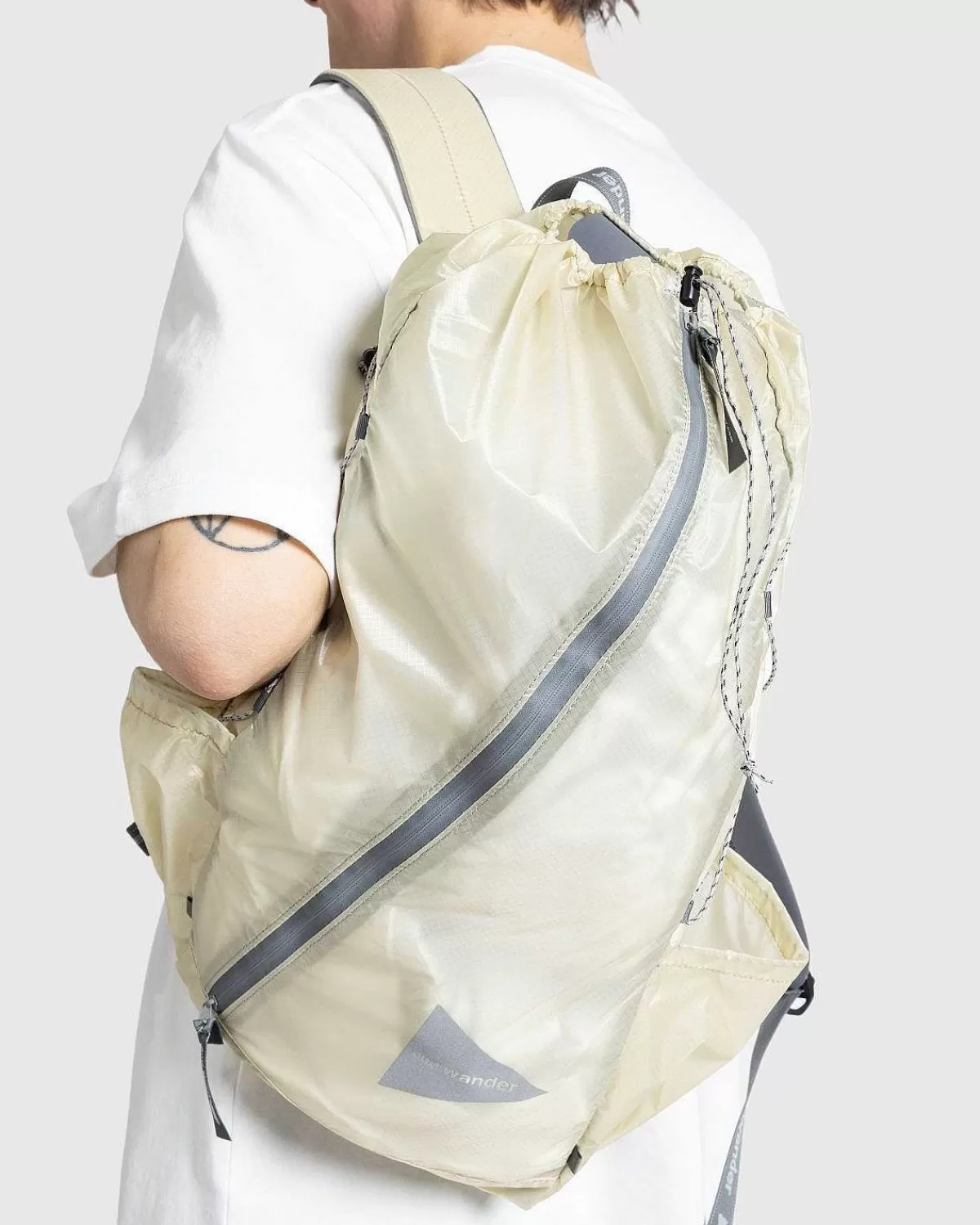 sil_daypack_offwhite_4.webp Tasker>And Wander Sil Daypack Off-White