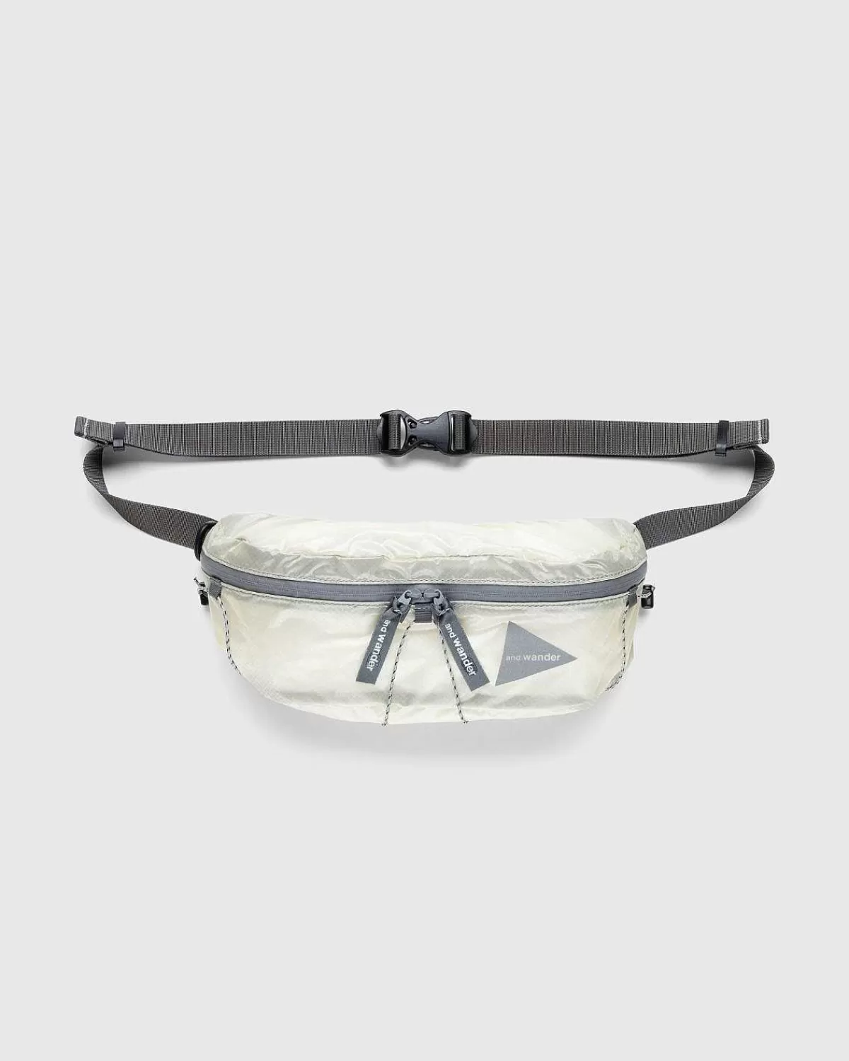 sil_taljetaske_offwhite_1.webp Tasker>And Wander Sil Taljetaske Off-White