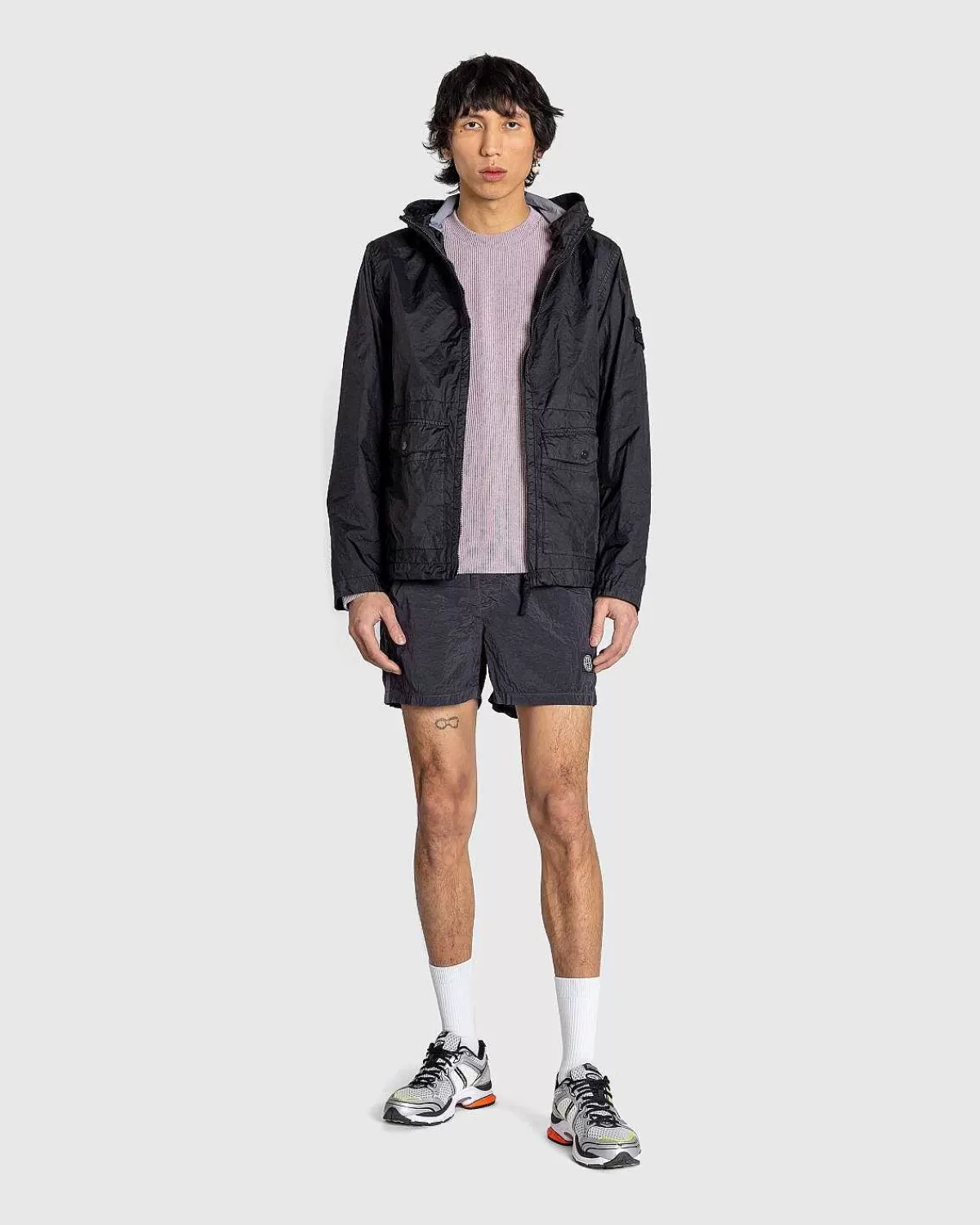 sort_nylonjakke_med_haette_3.webp Overtøj>Stone Island Sort Nylonjakke Med Haette