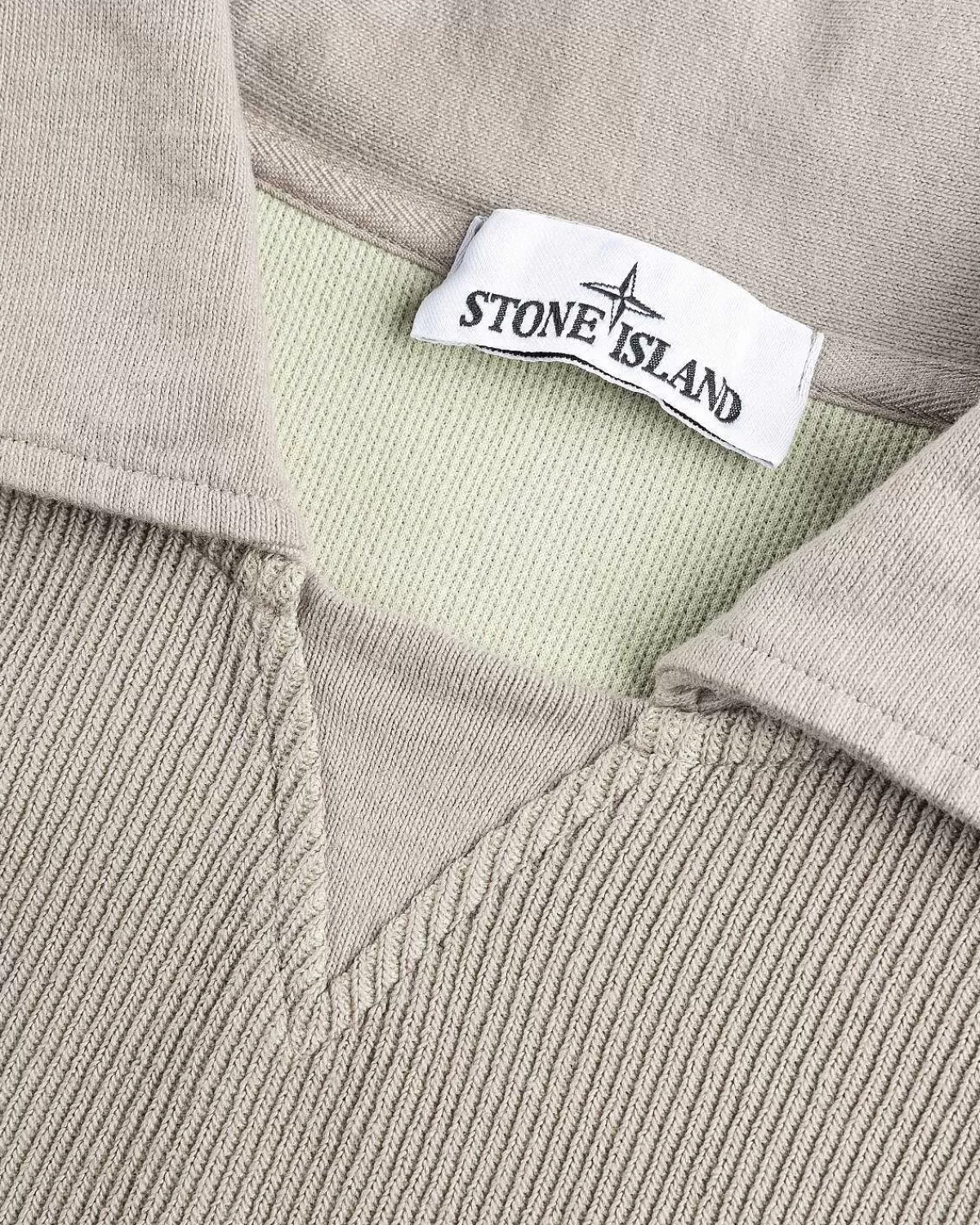 spredt_krave_strik_skjorte_dove_grey_7.webp Strik>Stone Island Spredt Krave Strik Skjorte Dove Grey