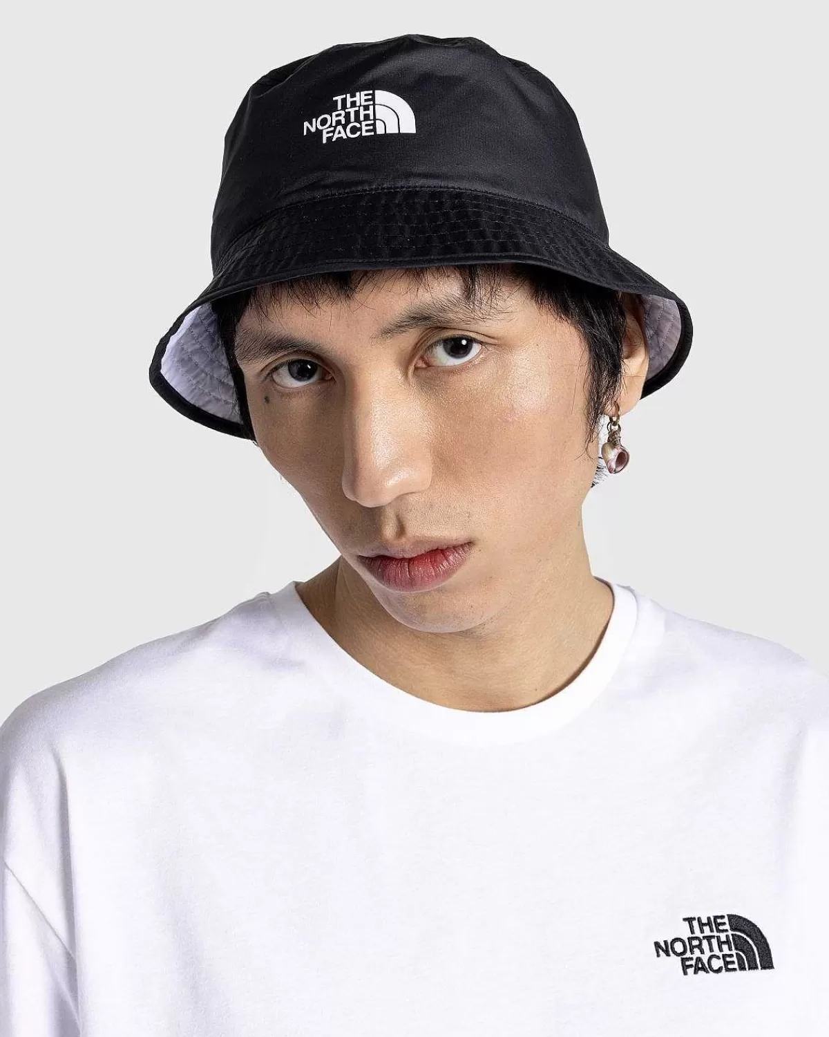 sun_stash_hat_tnf_sorttnf_hvid_3.webp Hatte>The North Face Sun Stash Hat Tnf Sort/Tnf Hvid