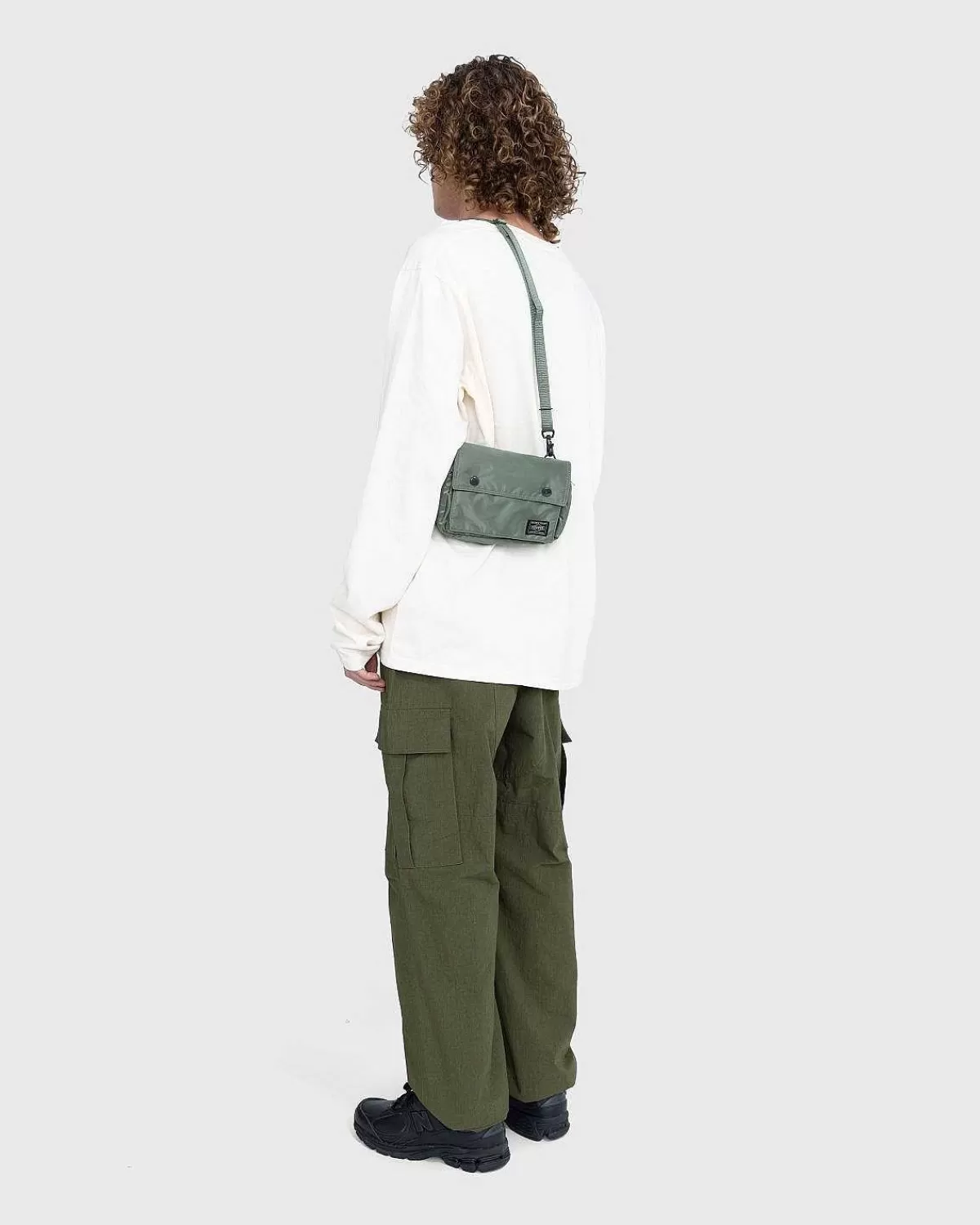 tanker_clip_skuldertaske_sage_green_5.webp Tasker>Porter-Yoshida & Co. Tanker Clip Skuldertaske Sage Green