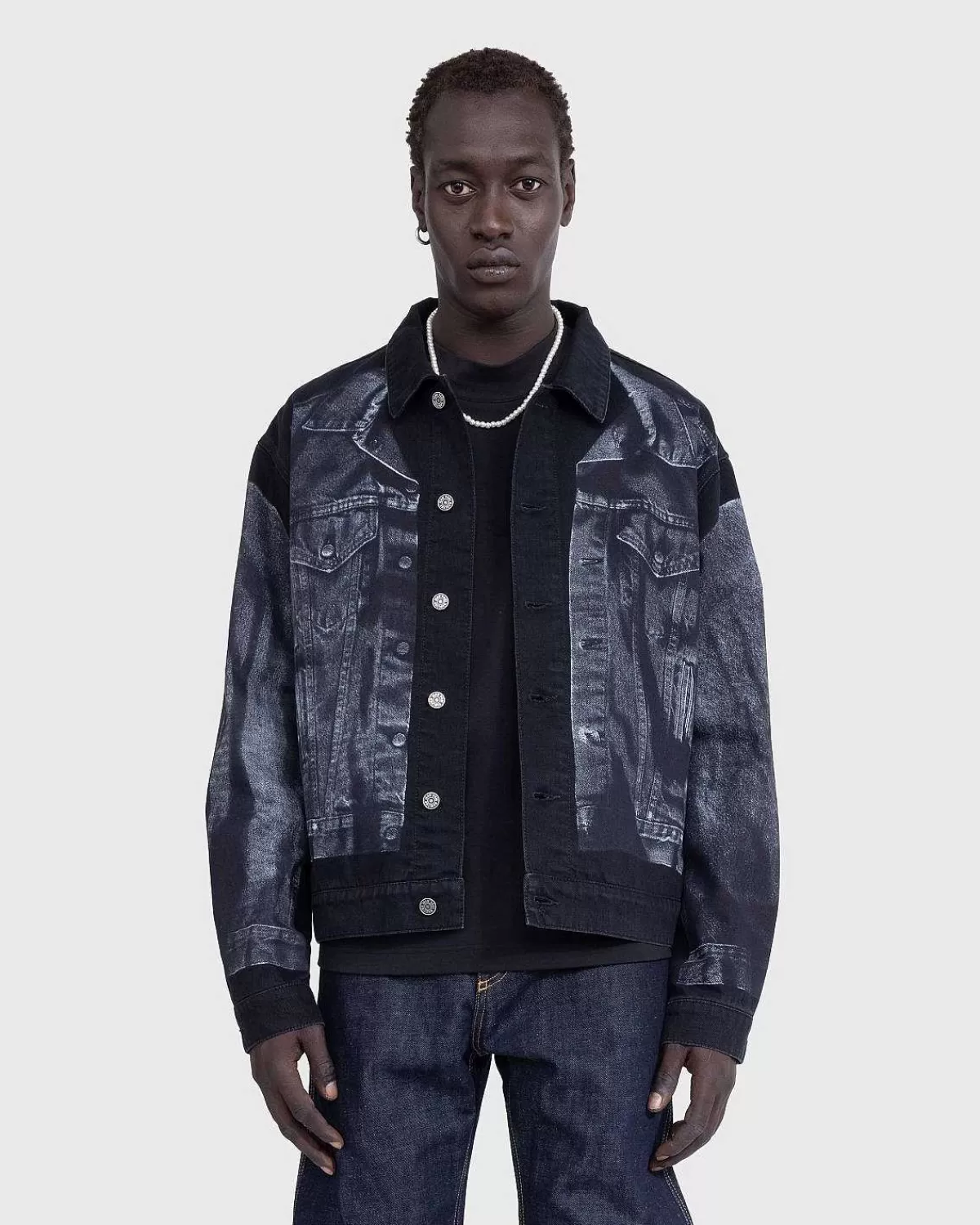 trompe_loeil_denimjakke_sort_2.webp Overtøj>Jean Paul Gaultier Trompe L'Oeil Denimjakke Sort