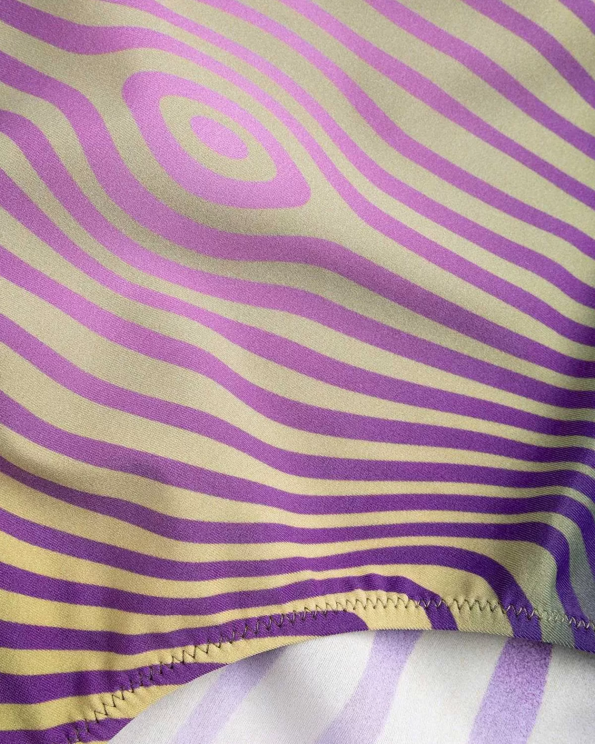 trykt_morphing_stripes_badedragt_gron_4.webp Badetøj>Jean Paul Gaultier Trykt Morphing Stripes Badedragt Gron