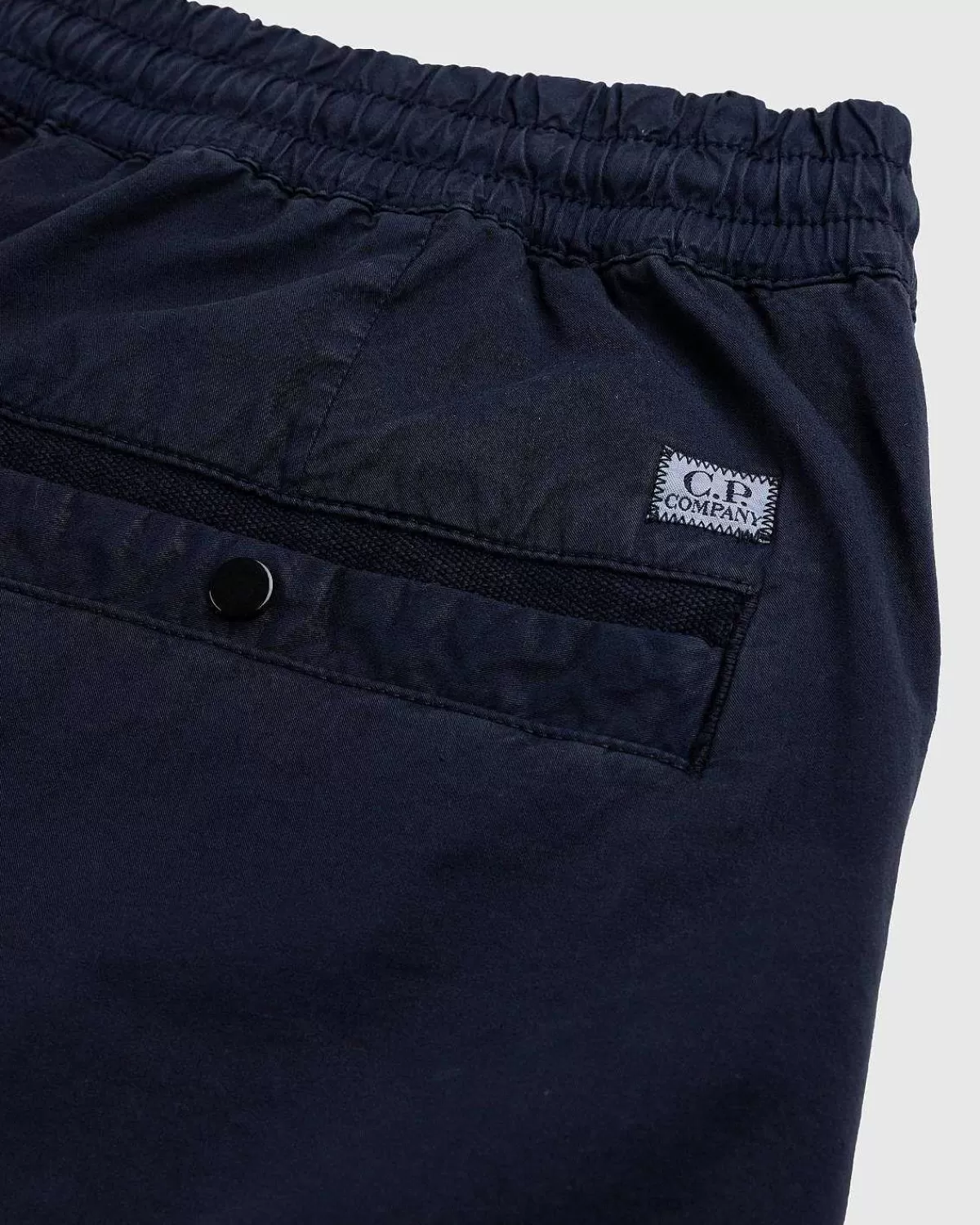 twill_stretch_utility_shorts_total_eclipse_blue_5.webp Shorts>C.P. Company Twill Stretch Utility Shorts Total Eclipse Blue