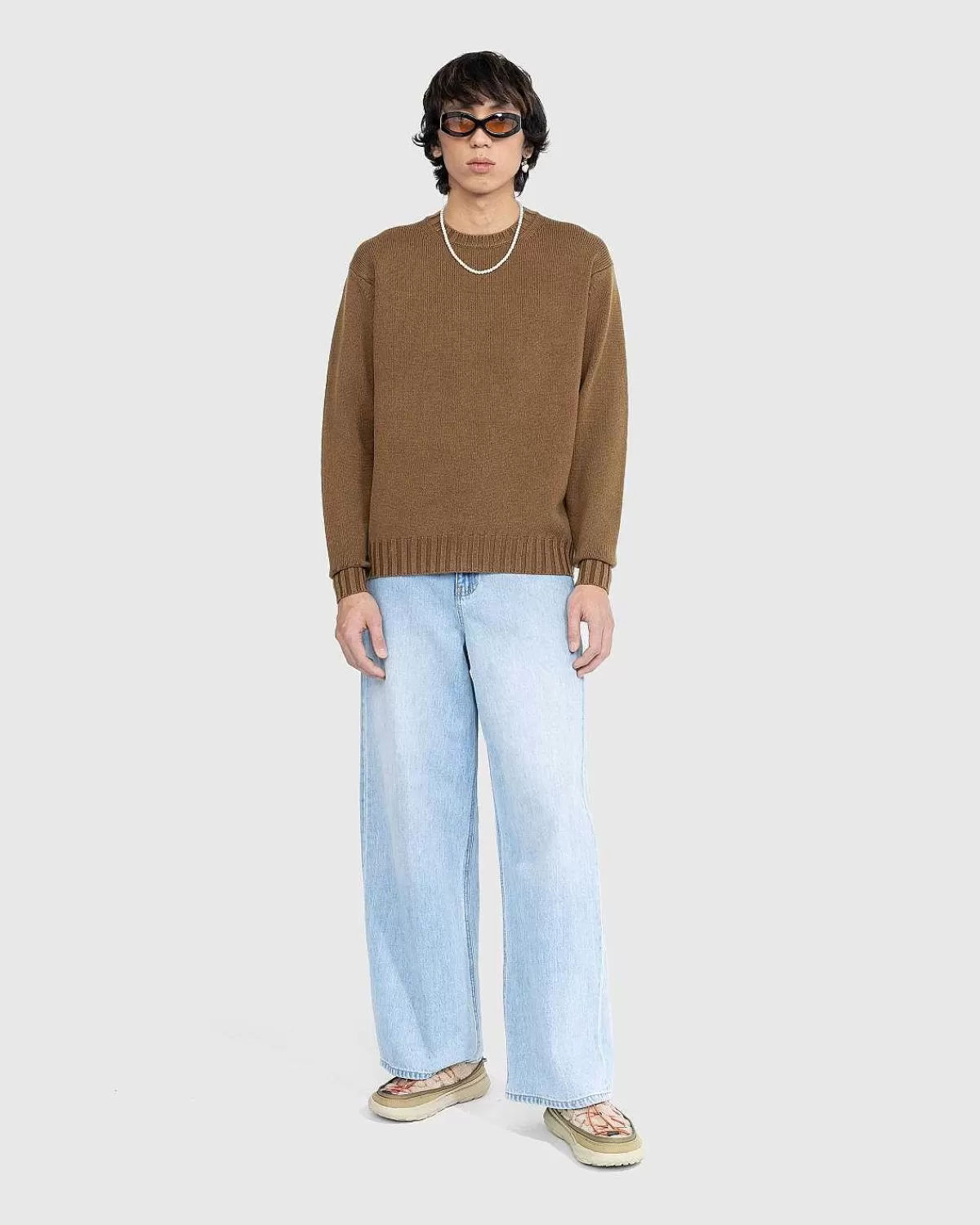 vasket_fransk_merino_strik_crewneck_brun_3.webp Strik>Auralee Vasket Fransk Merino Strik Crewneck Brun