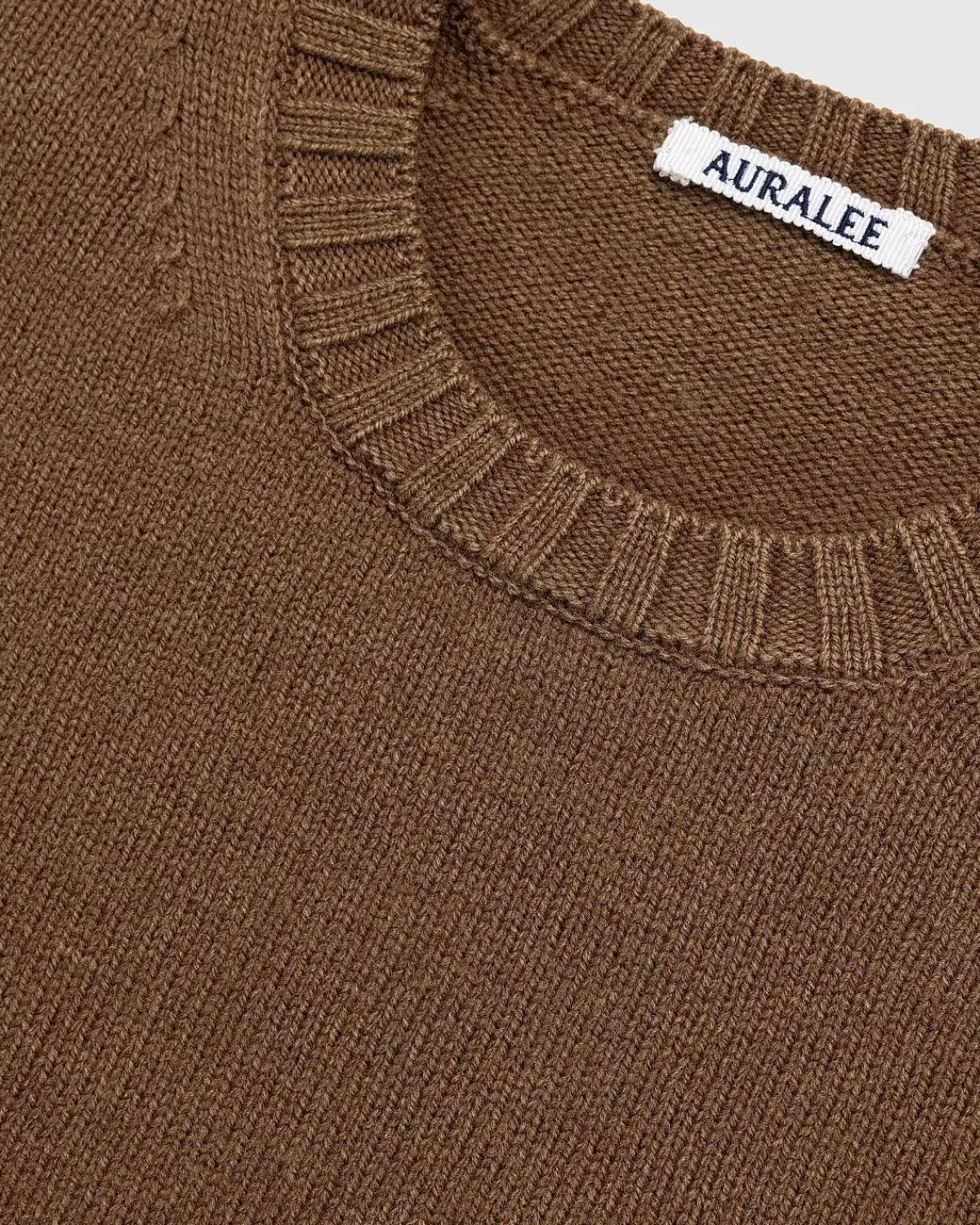 vasket_fransk_merino_strik_crewneck_brun_6.webp Strik>Auralee Vasket Fransk Merino Strik Crewneck Brun
